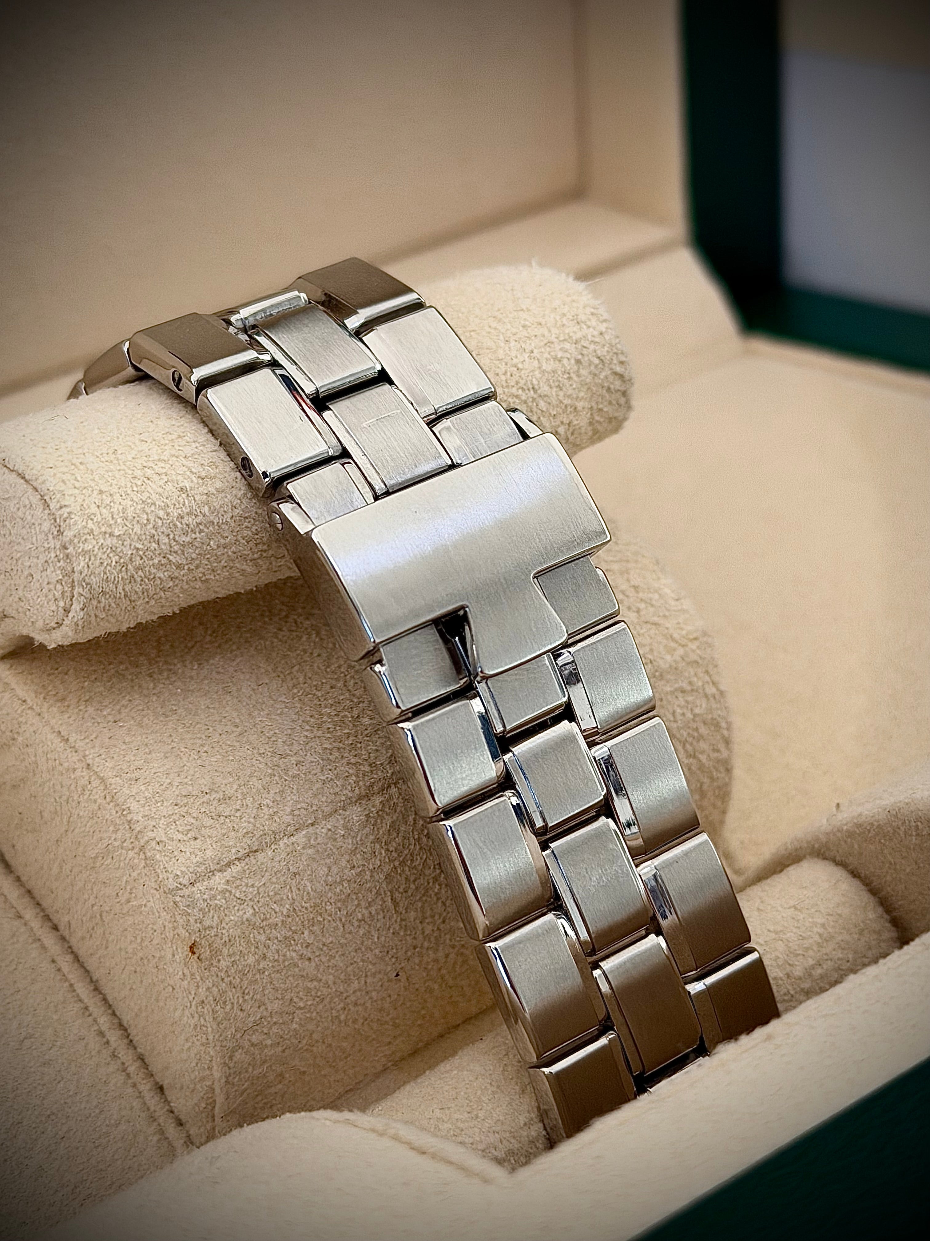 VACHERON CONSTANTIN OVERSEAS QUARTZ, 72040/423A, WATCH ONLY, INC GST