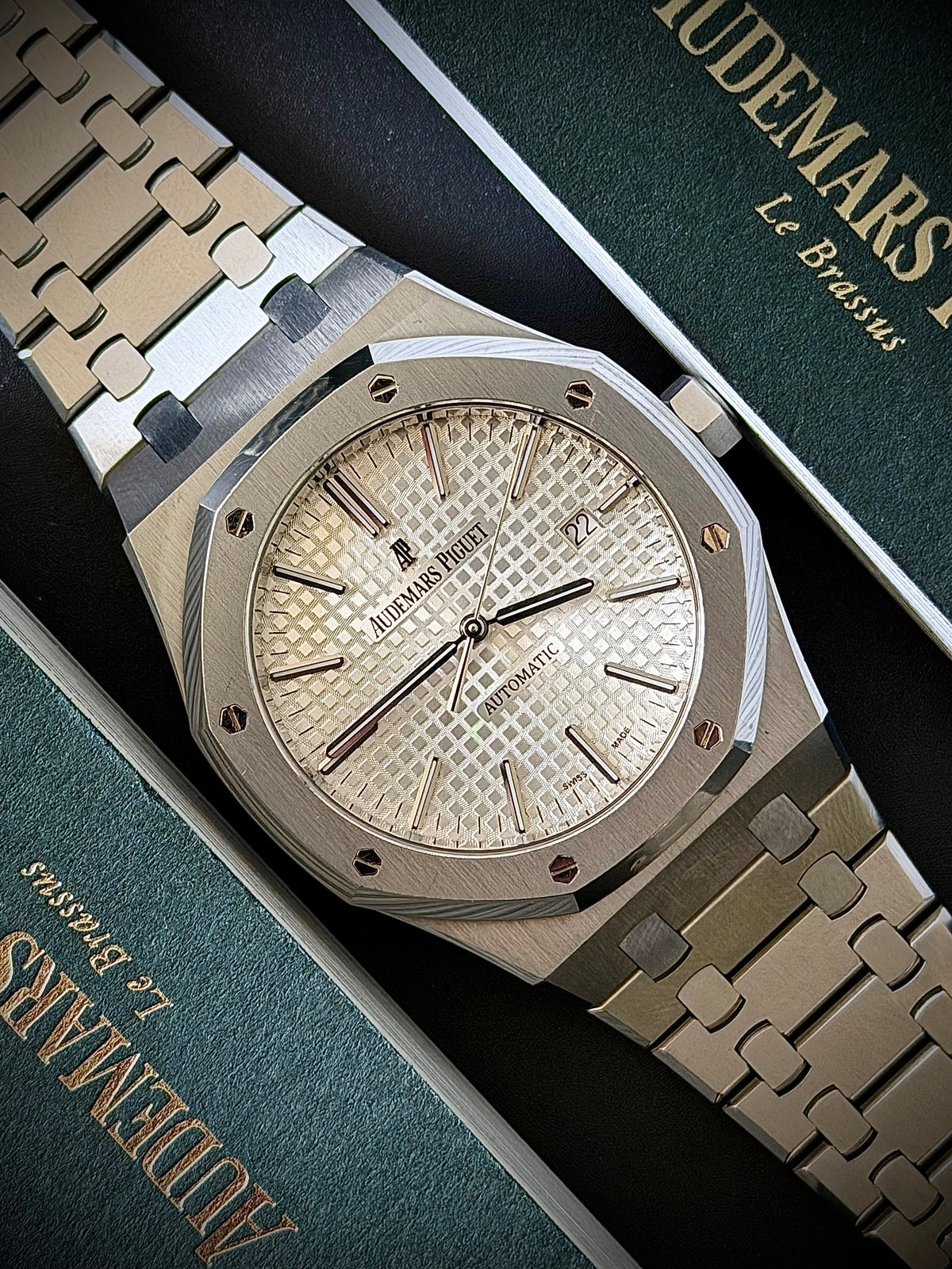 2014 AUDEMARS PIGUET ROYAL OAK SELFWINDING, 15400ST.OO.1220ST.02, WHITE DIAL, BOX & PAPERS, INC GST