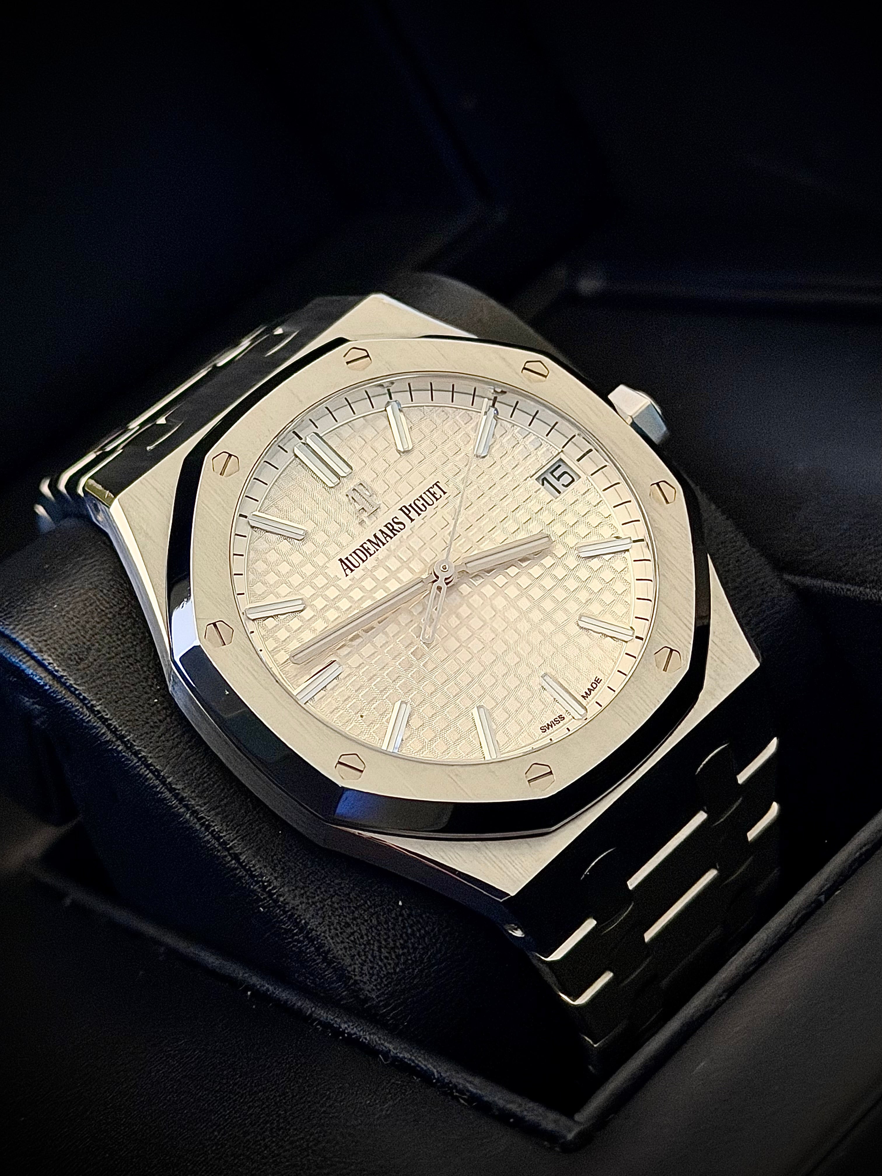 2020 AUDEMARS PIGUET ROYAL OAK, 15500ST, WHITE DIAL, FULL SET, INC GST