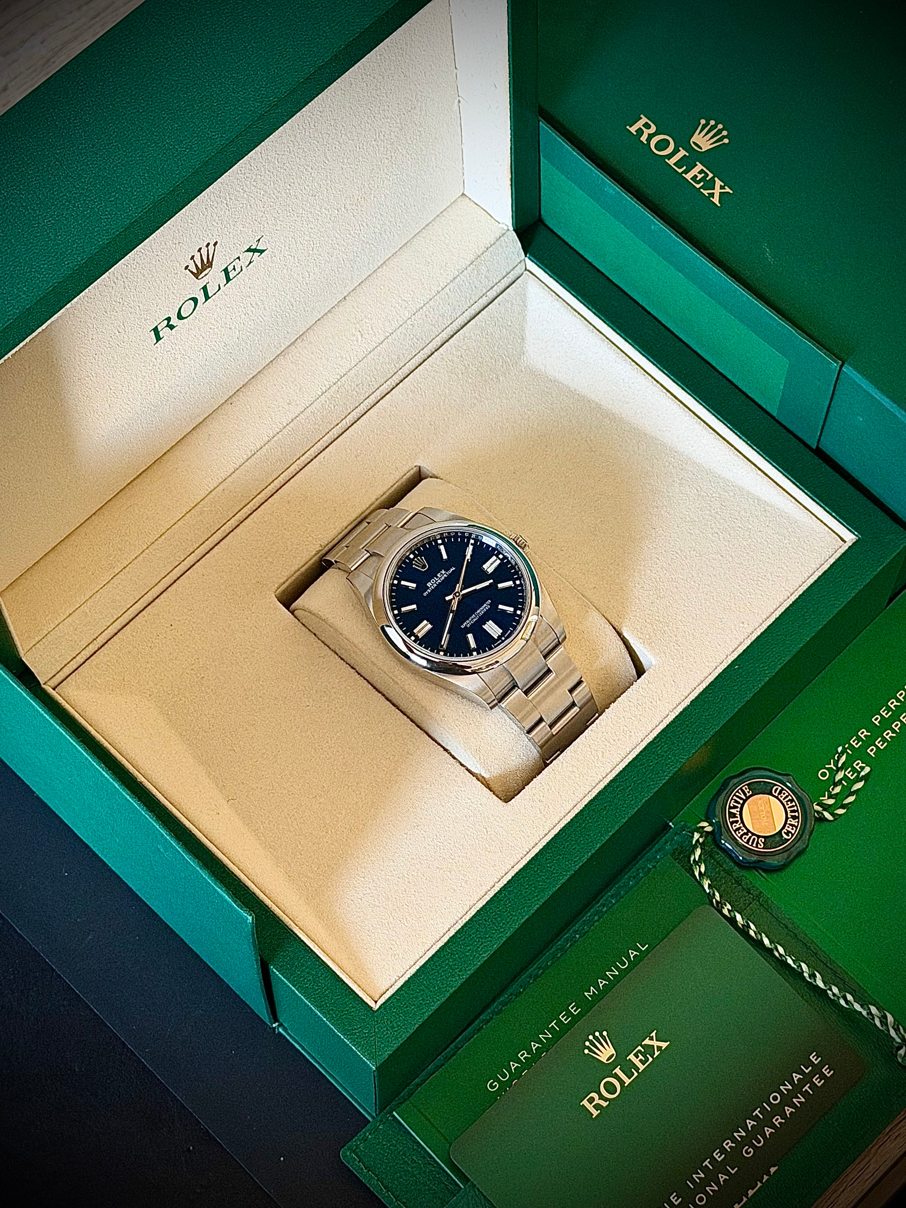 2025 ROLEX OYSTER PERPETUAL 41, 124300, SUNRAY BLUE DIAL, FULL SET, NEAR MINT, INC GST