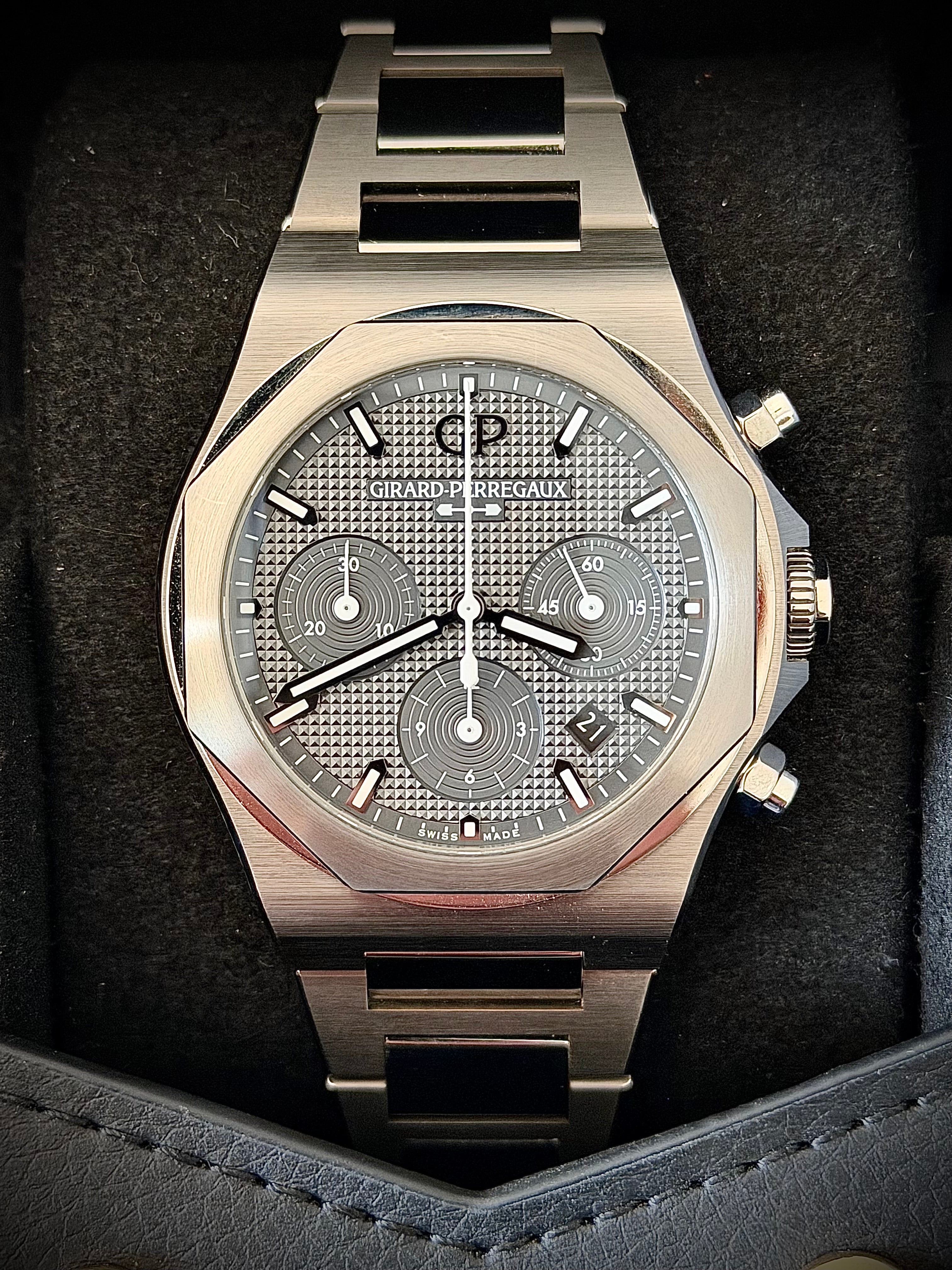 2024 GIRARD-PERREGAUX LAUREATO CHRONOGRAPH TI49, 81020-21-3263-1CM, 42MM, FULL SET, INC GST