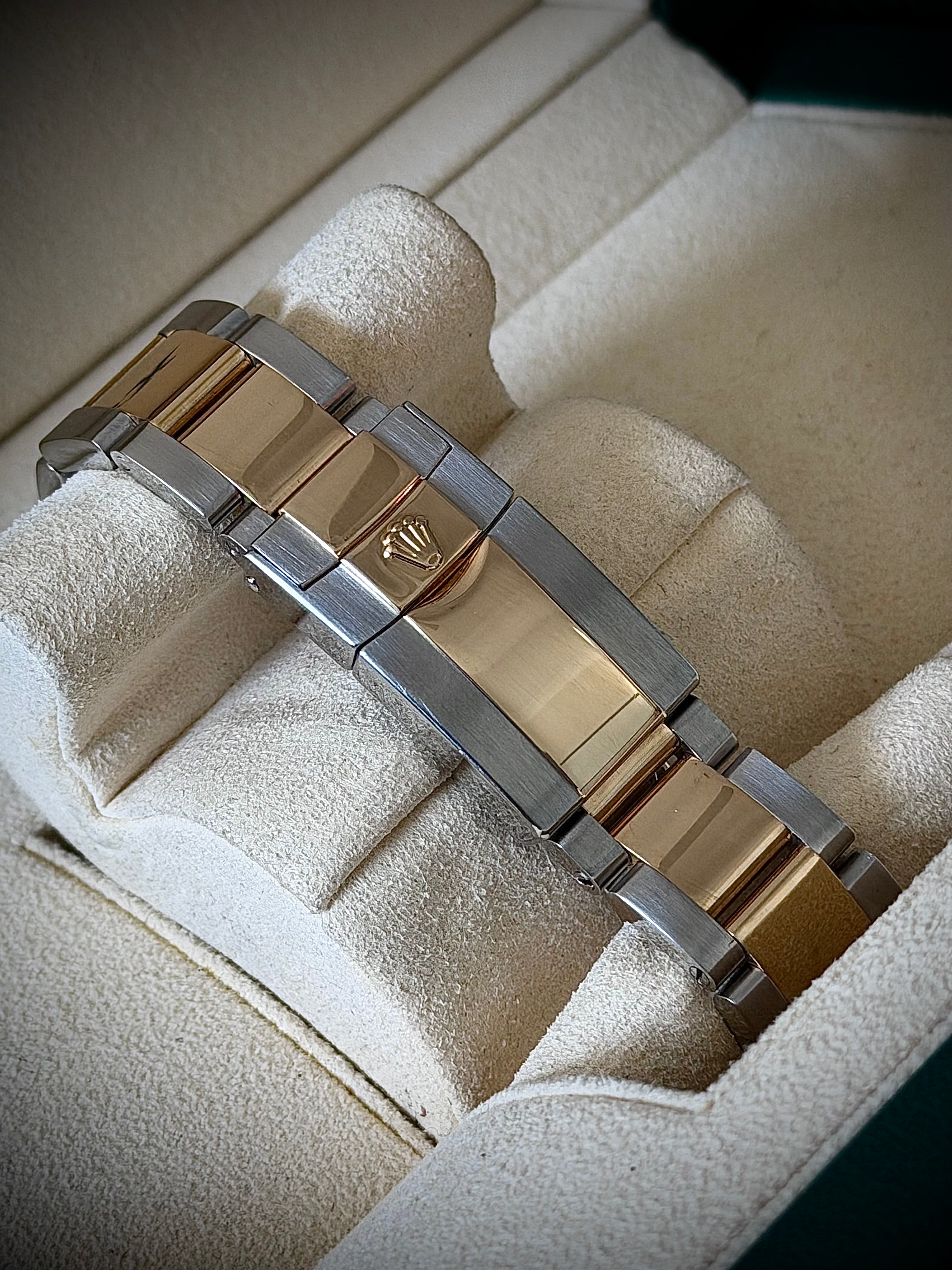 2003 ROLEX COSMOGRAPH DAYTONA, WHITE DIAL, TWO TONE, 116523, FULL COLLECTORS SET, WITH RSC, INC GST