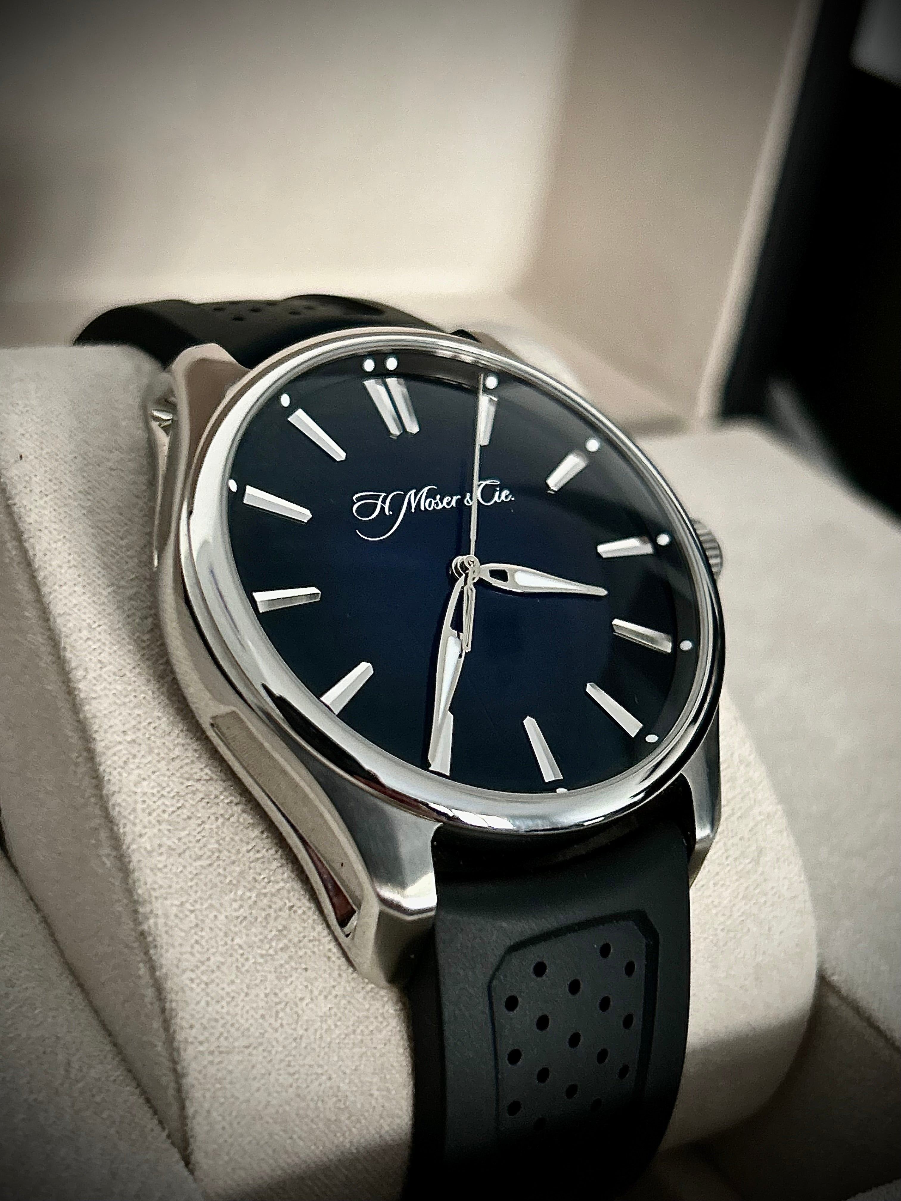 2018 H. MOSER & CIE PIONEER CENTRE SECONDS, 3200-100, FULL SET, INC GST