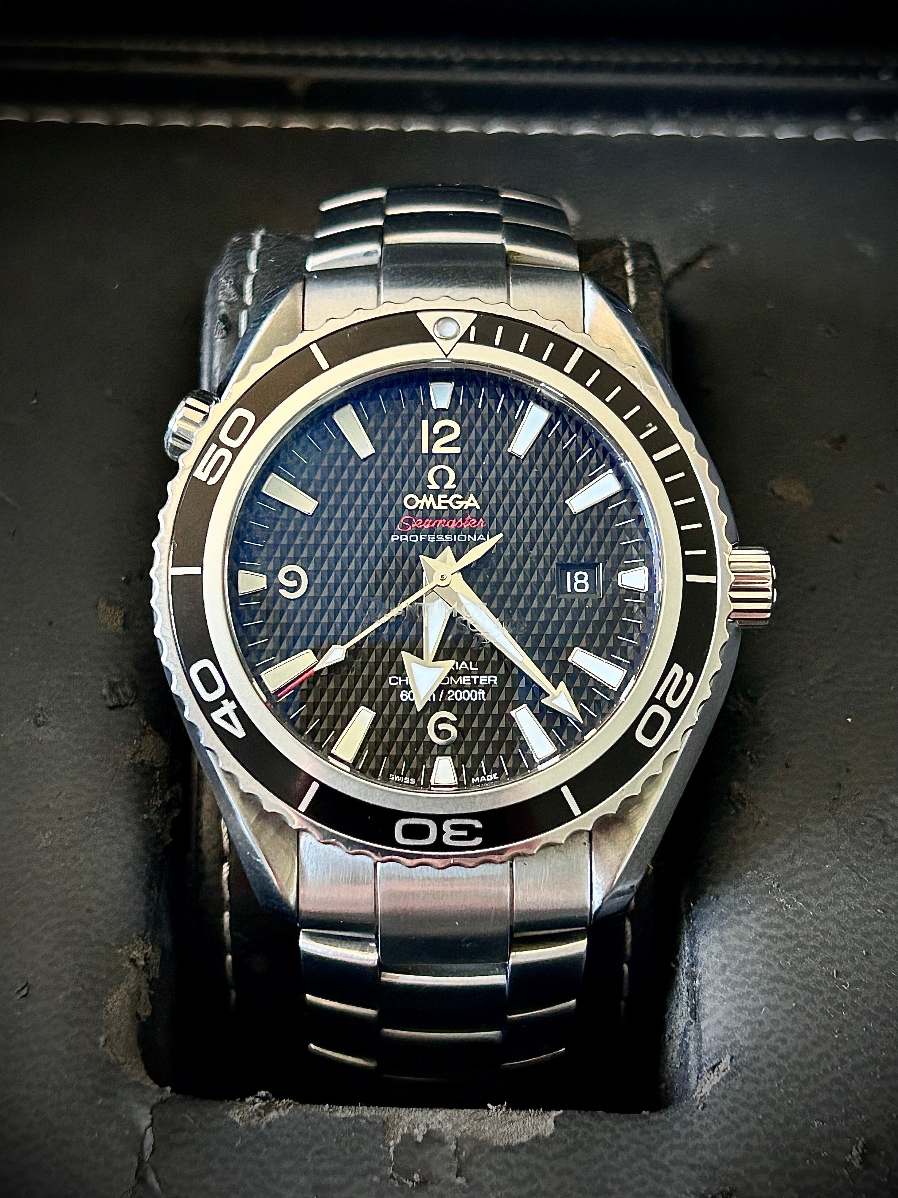2009 OMEGA PLANET OCEAN 600M, QUANTUM OF SOLACE, 222.30.46.20.01.001, FULL SET