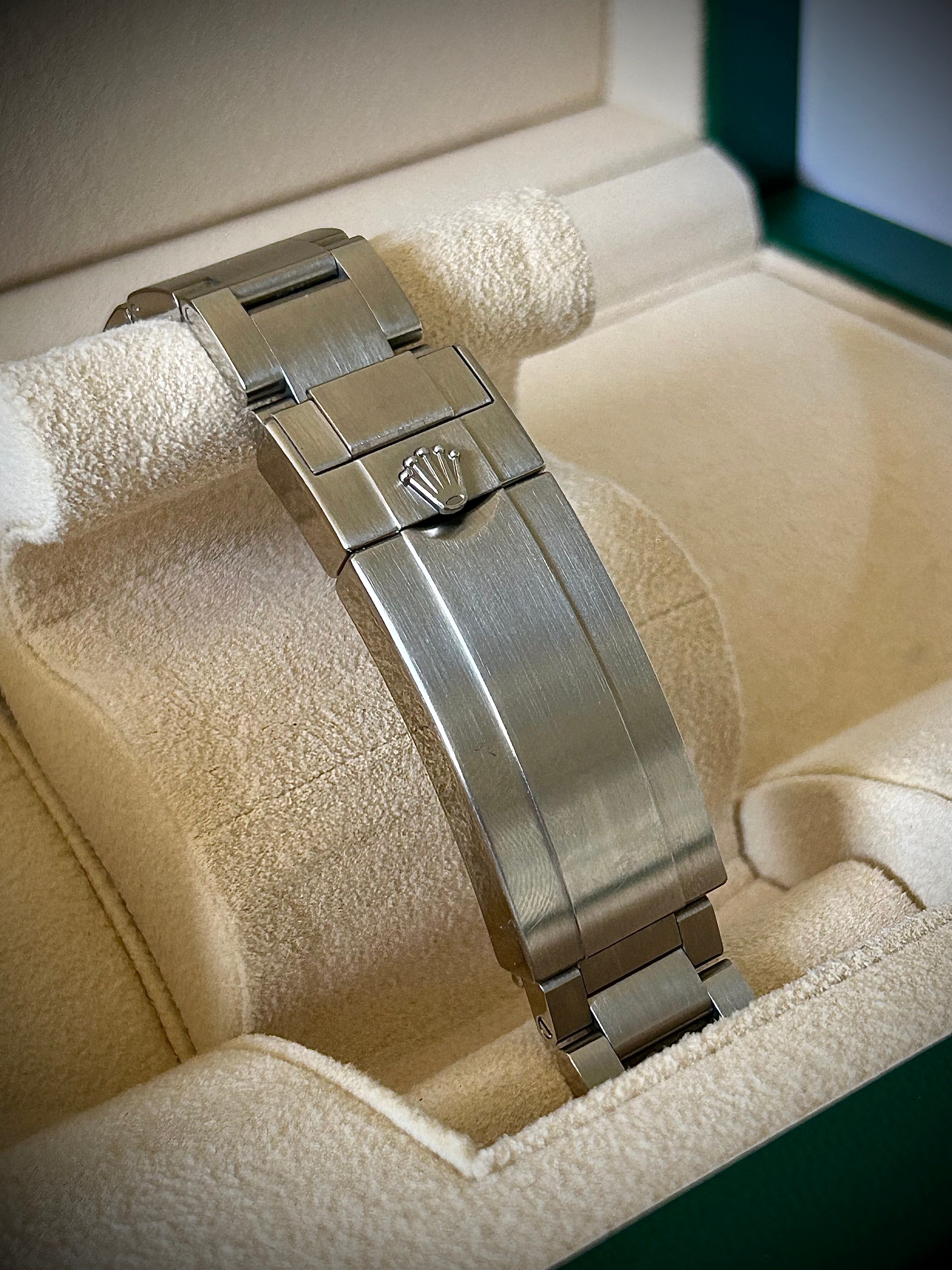 2018 ROLEX SUBMARINER DATE 116610LV, HULK, FULL SET, INC GST