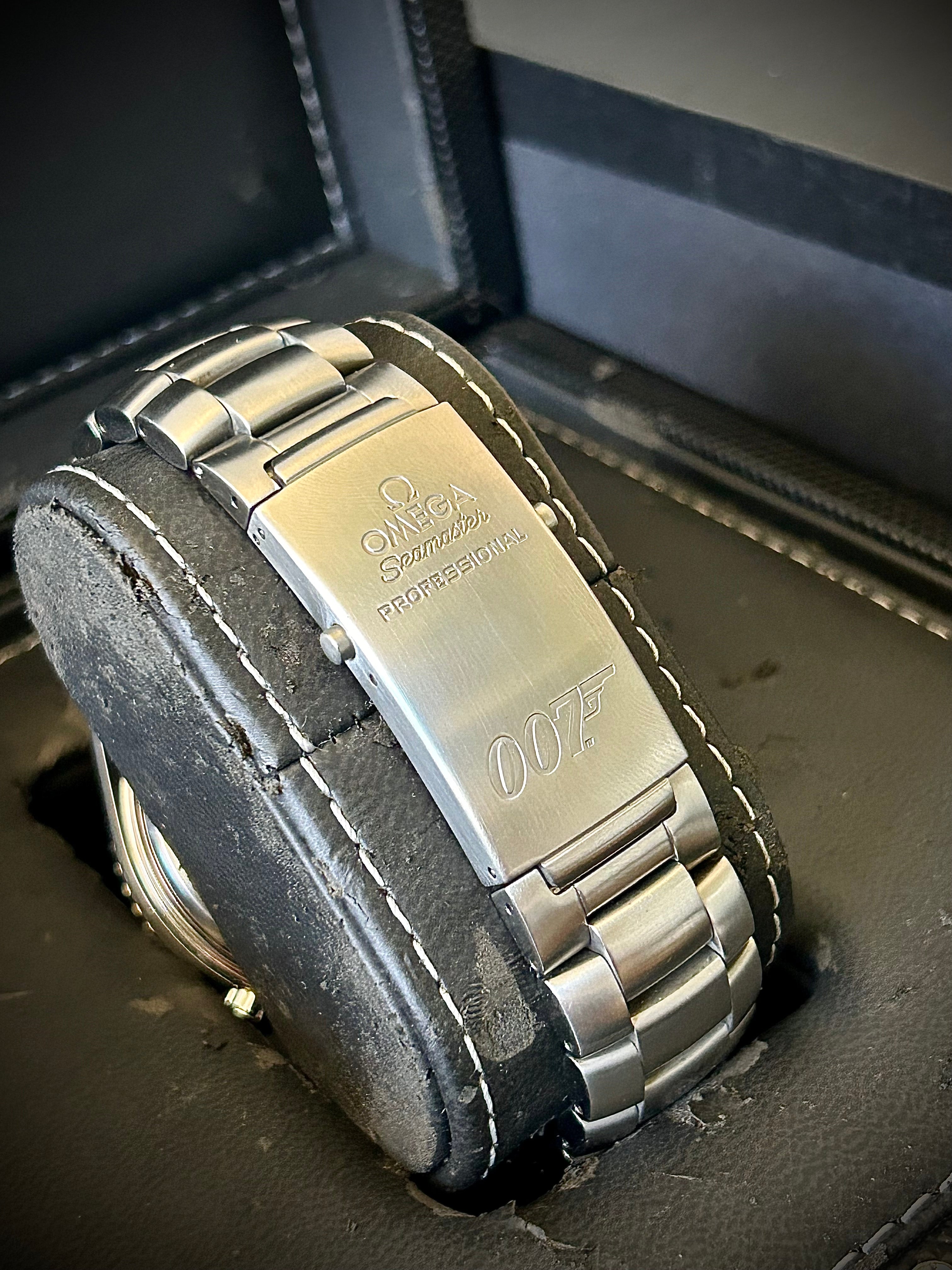 2009 OMEGA PLANET OCEAN 600M, QUANTUM OF SOLACE, 222.30.46.20.01.001, FULL SET