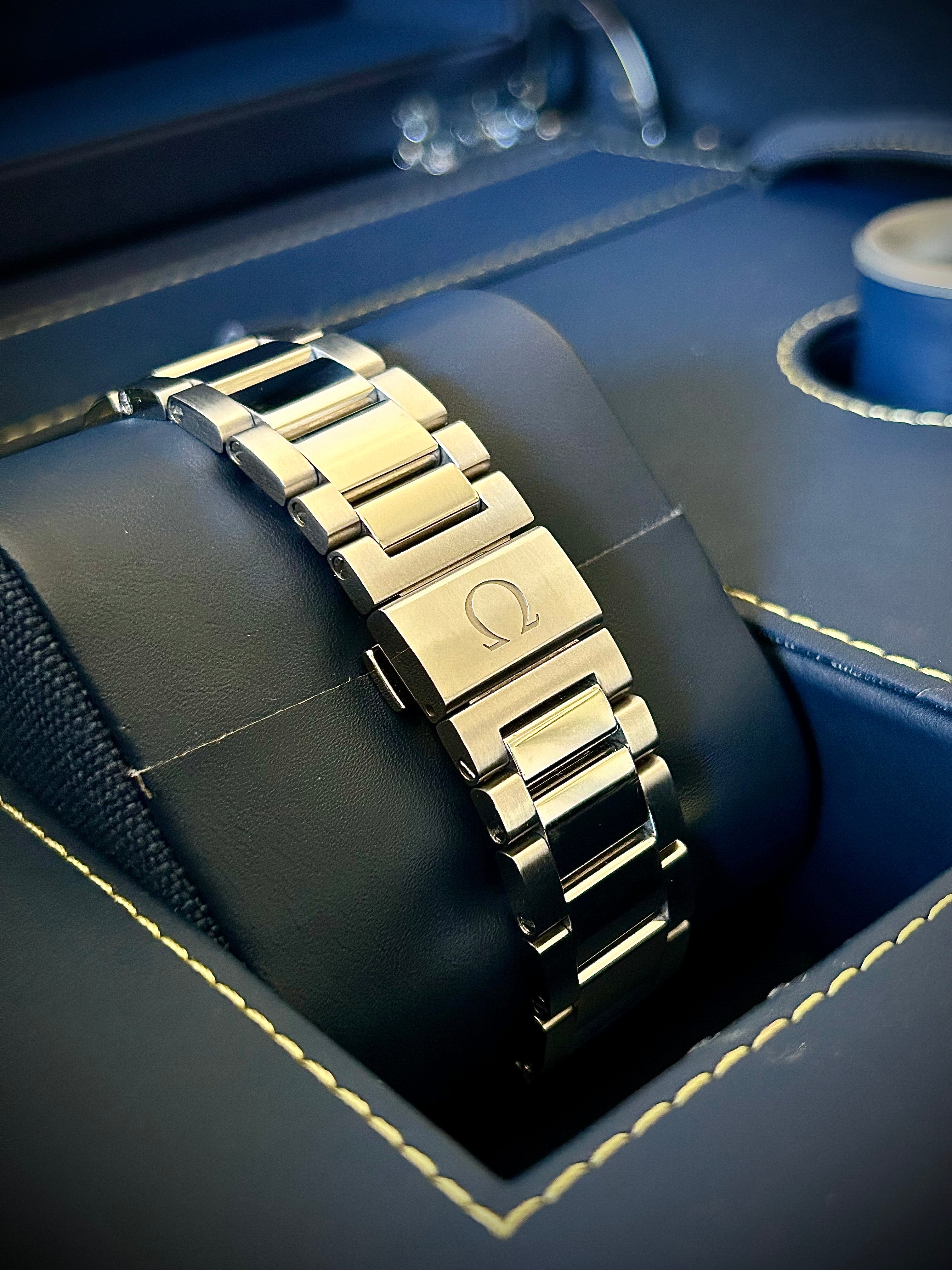 2016 OMEGA SEAMASTER AQUA TERRA, JAMES BOND 007 “SPECTRE”, FULL SET, INC GST