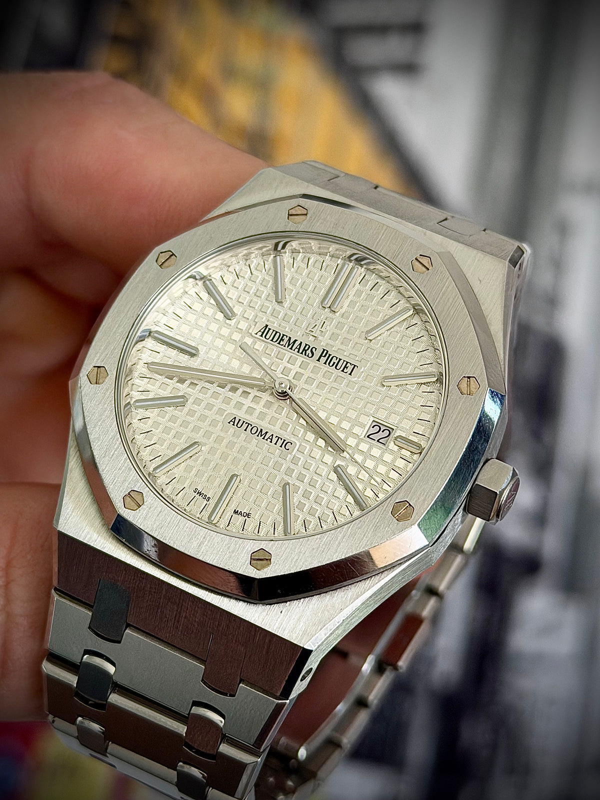 2014 AUDEMARS PIGUET ROYAL OAK SELFWINDING, 15400ST.OO.1220ST.02, WHITE DIAL, BOX & PAPERS, INC GST