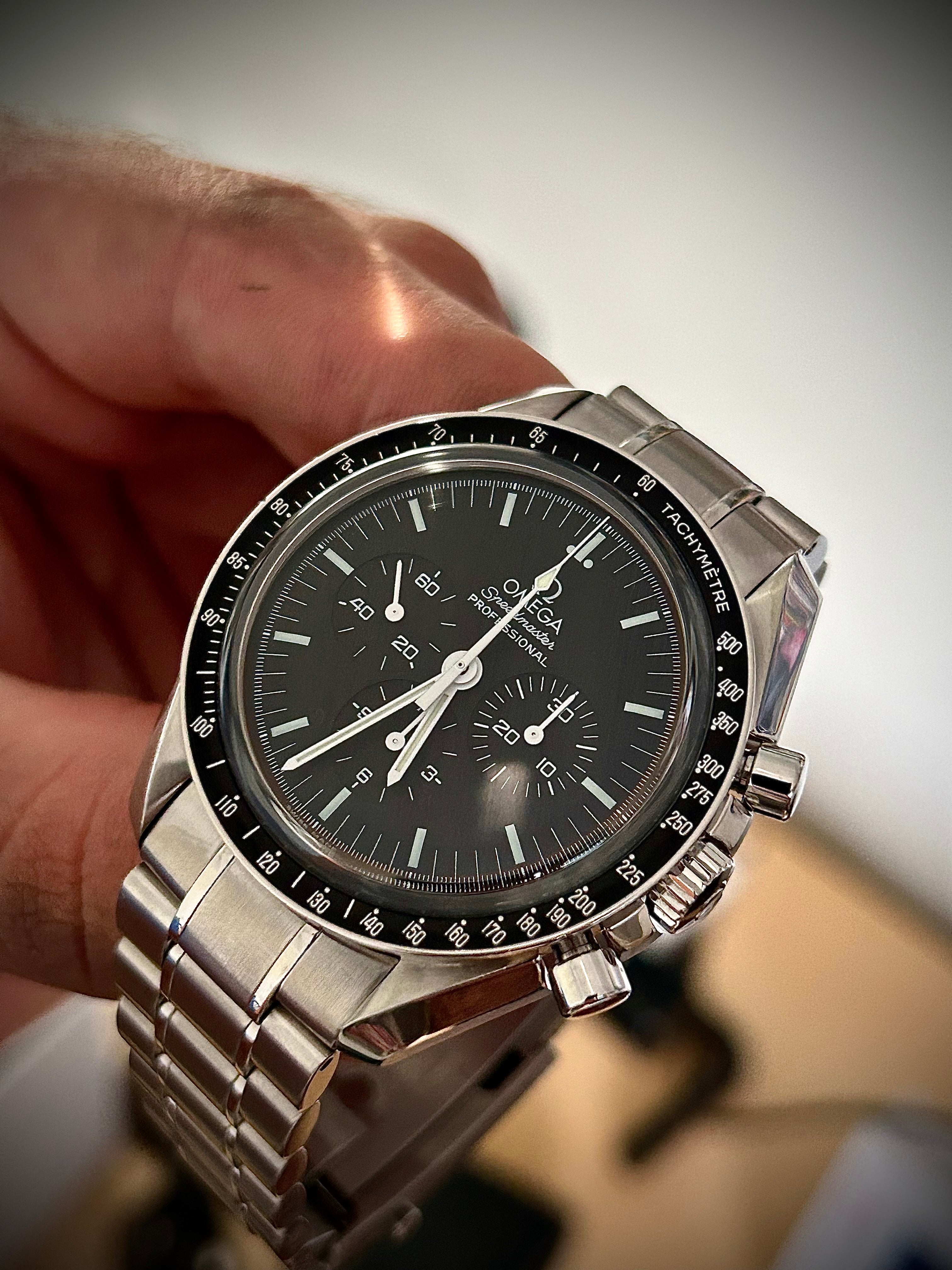 2000 OMEGA SPEEDMASTER MOONWATCH, WATCH AND BOX, FULLY SERVICED, INC GST