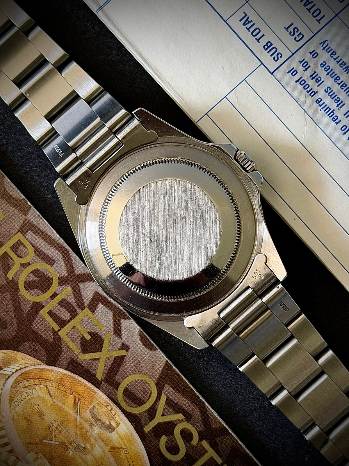 1990 ROLEX GMT-MASTER, 16700, PEPSI FADED BEZEL, OYSTER BRACELET, ROLEX BOX & SERVICE PAPERS, EXCELLENT VINTAGE CONDITION, INC GST