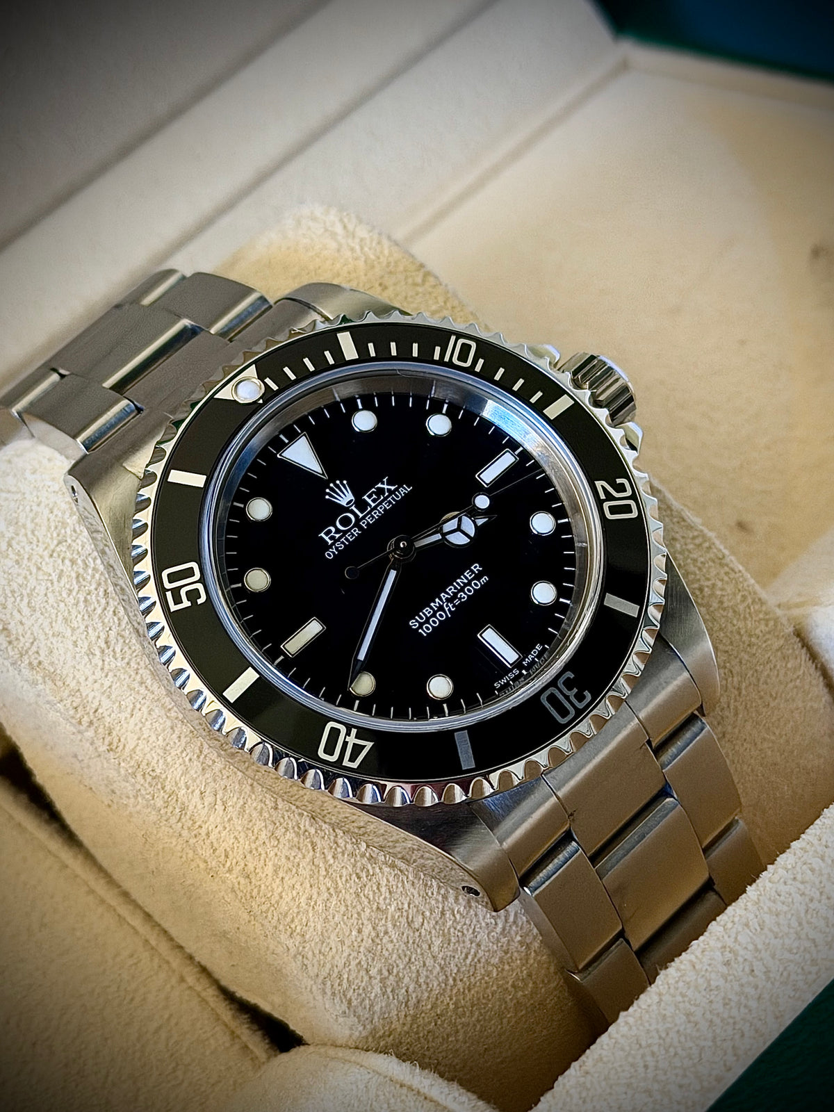2004 ROLEX SUBMARINER, 14060M, TWO-LINER, FULL SET, EXCELLENT CONDITION, INC GST