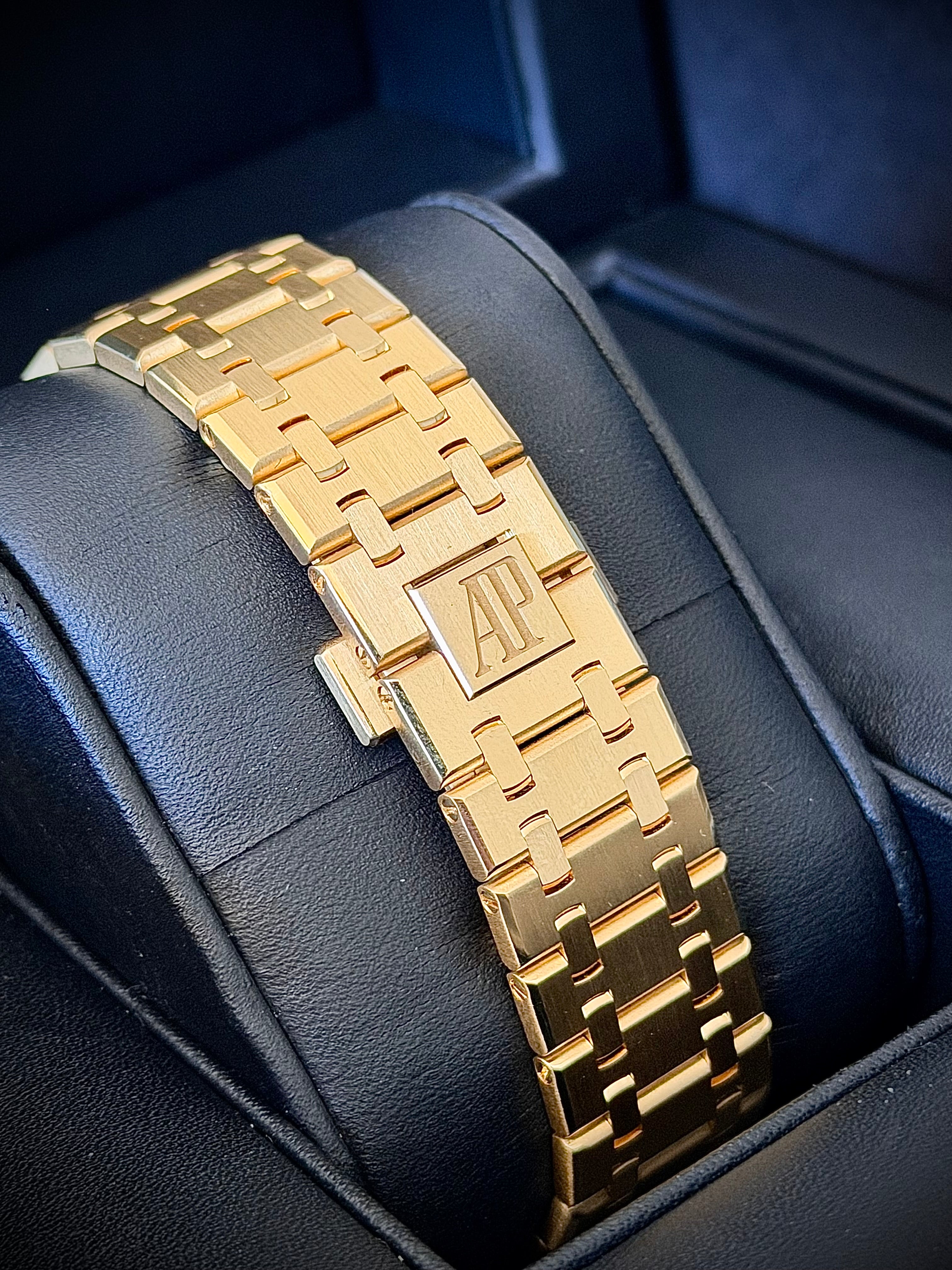 2018 AUDEMARS PIGUET ROYAL OAK FULL YELLOW GOLD CHRONOGRAPH, 26320BA.OO.1220BA.02, BLUE DIAL, FULL SET, INC GST