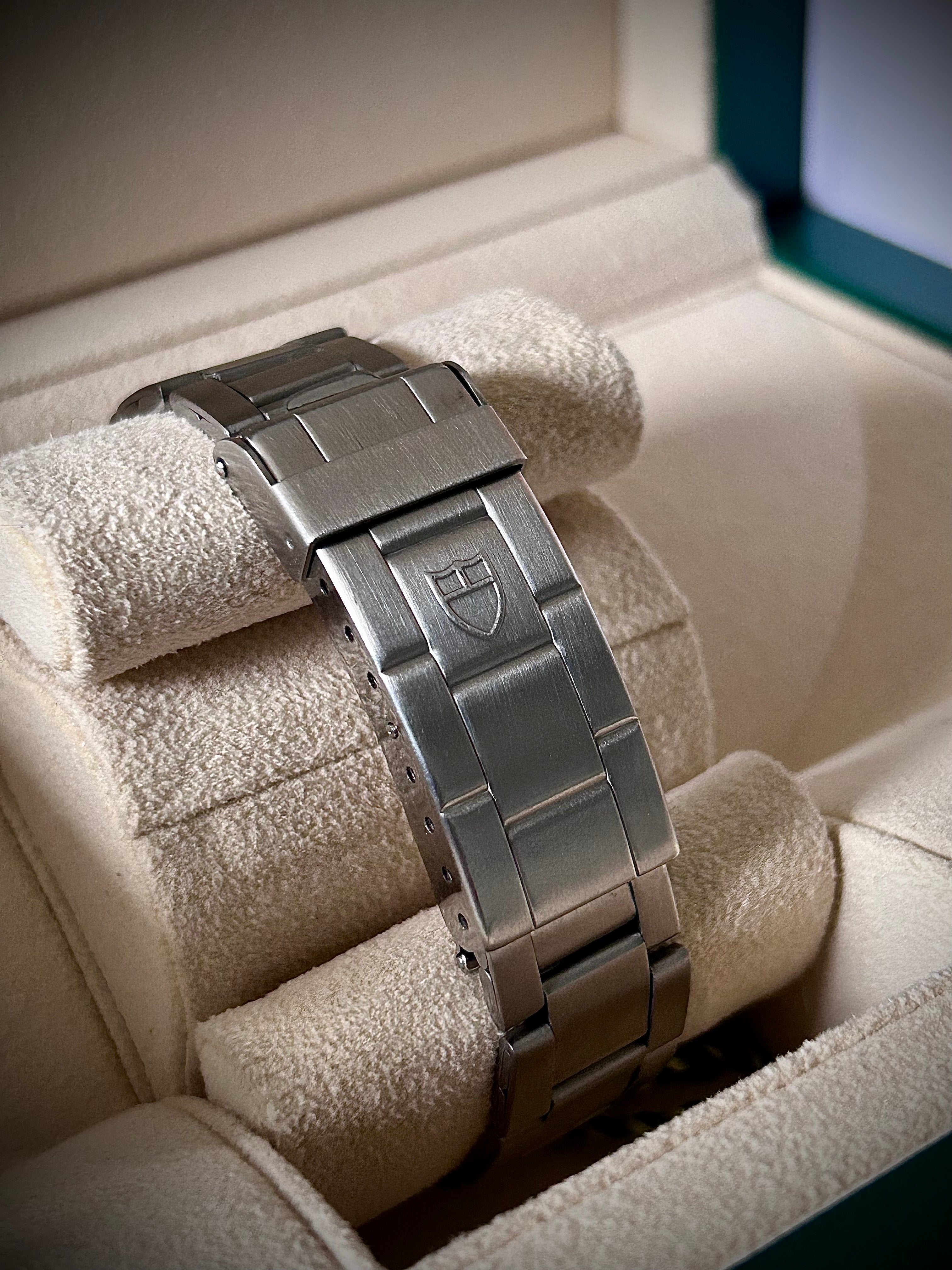 1994 TUDOR SUBMARINER, 79090, WATCH AND PAPERS, FULLY SERVICED, INC GST