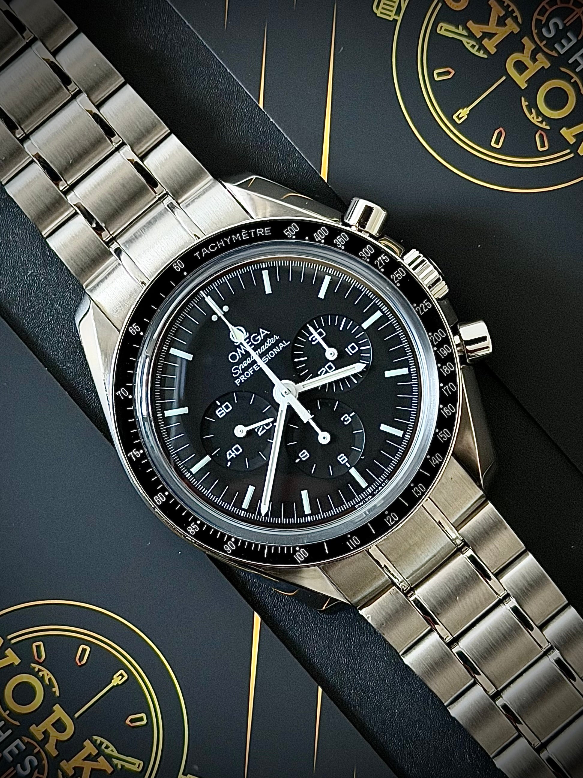 2000 OMEGA SPEEDMASTER MOONWATCH, WATCH AND BOX, FULLY SERVICED, INC GST