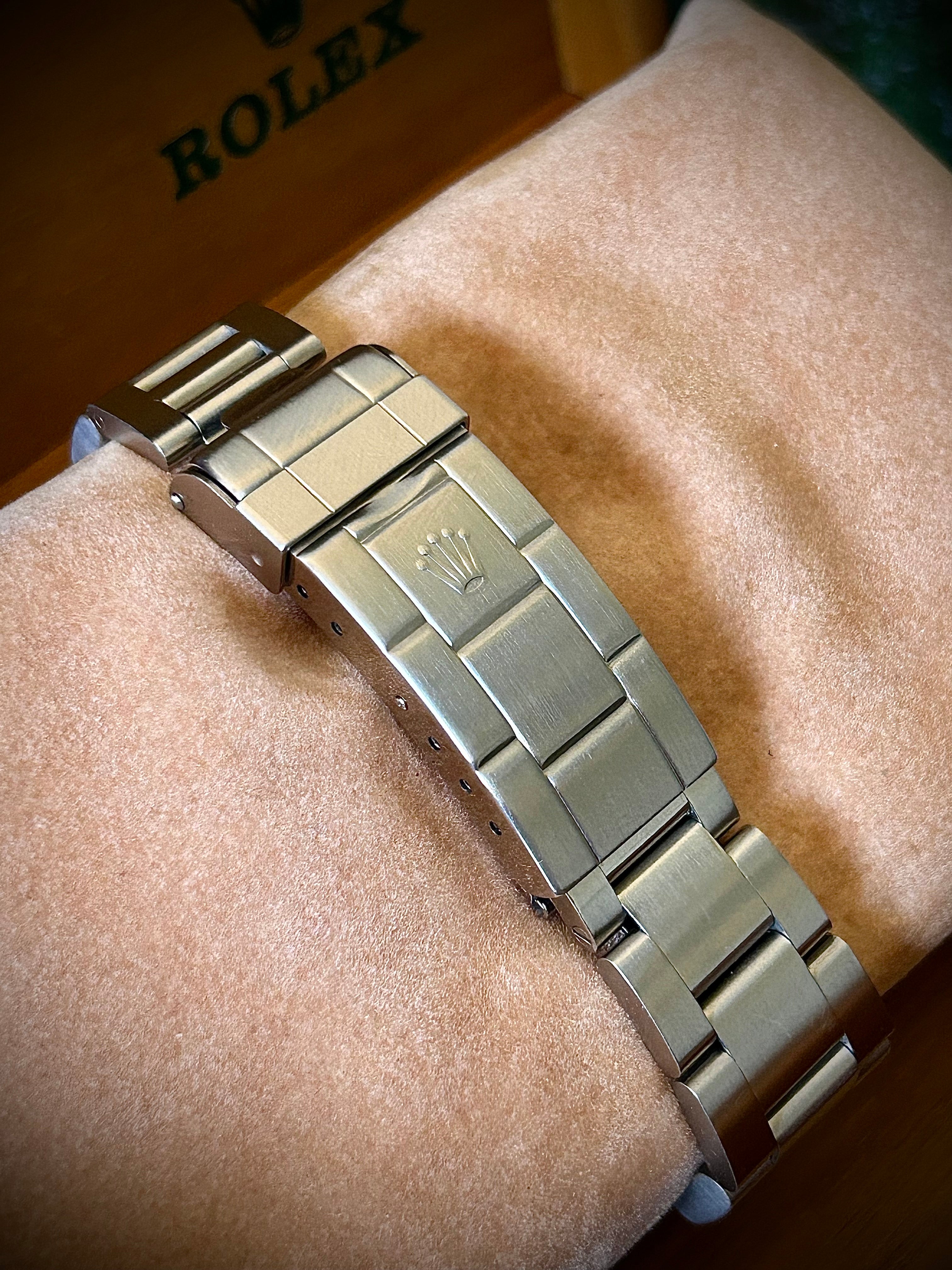 1993 ROLEX SUBMARINER DATE, 16610, BOX AND PAPERS, INC GST