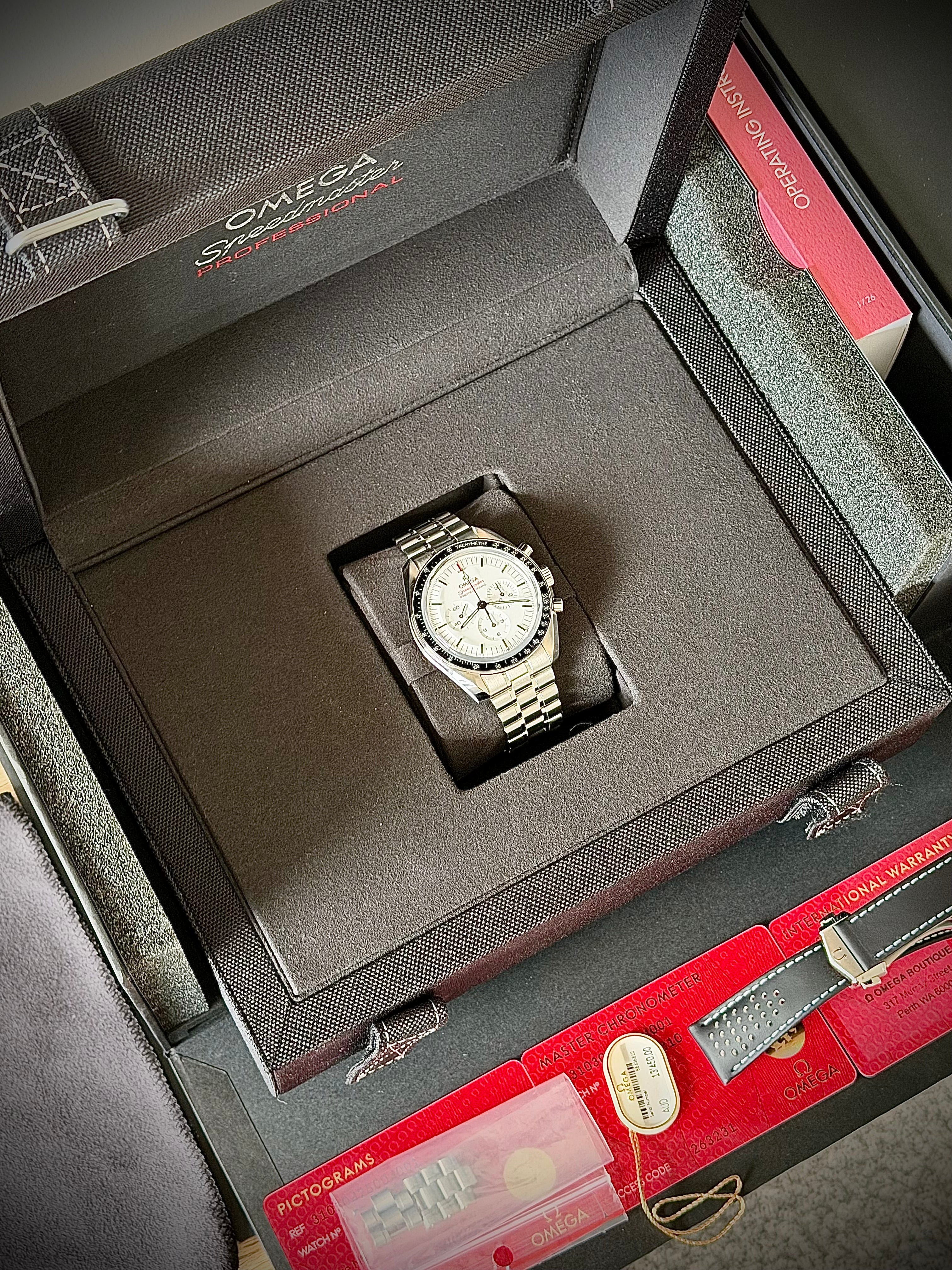 2025 OMEGA SPEEDMASTER WHITE DIAL, FULL SET, INC GST