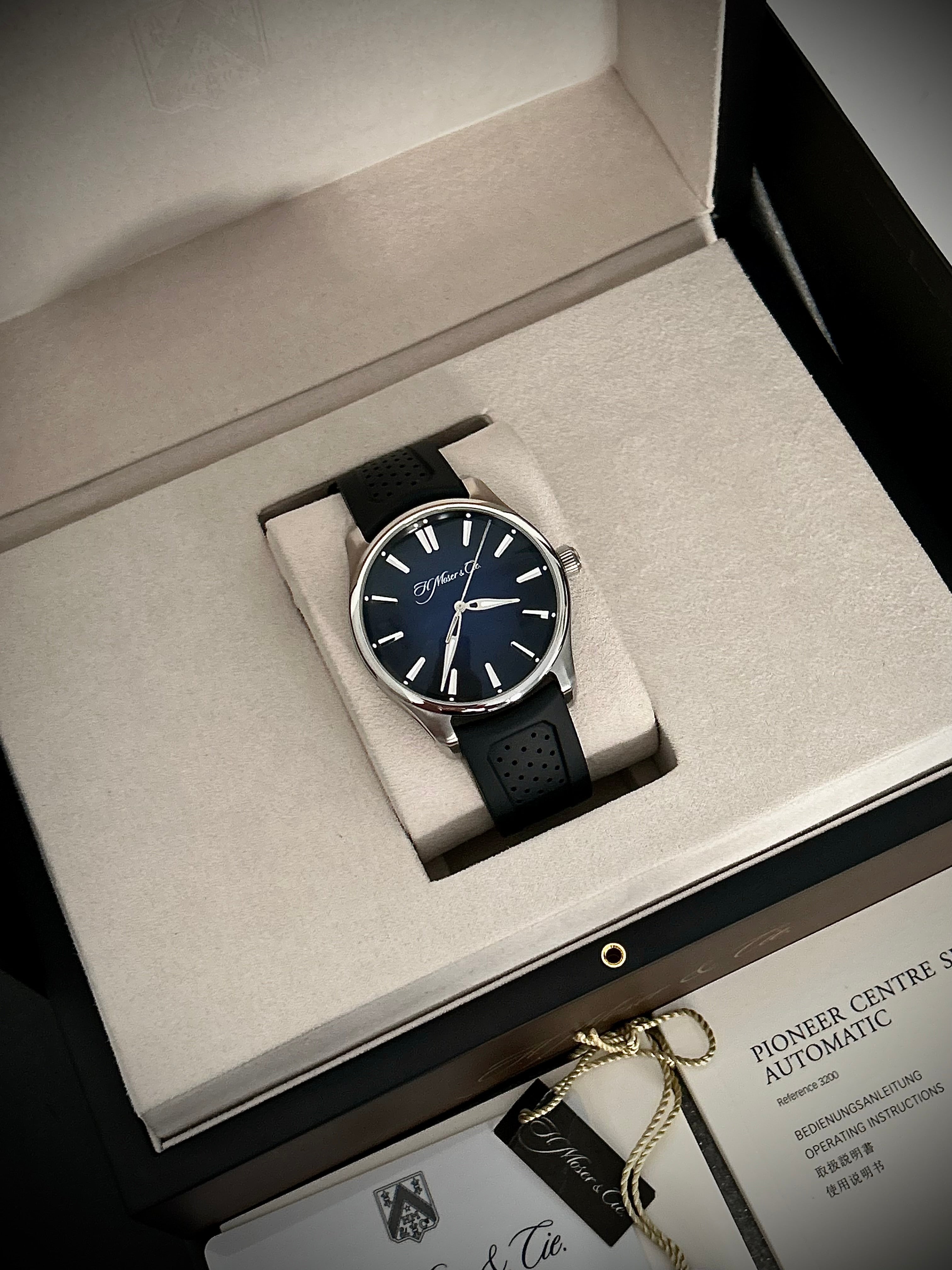 2018 H. MOSER & CIE PIONEER CENTRE SECONDS, 3200-100, FULL SET, INC GST