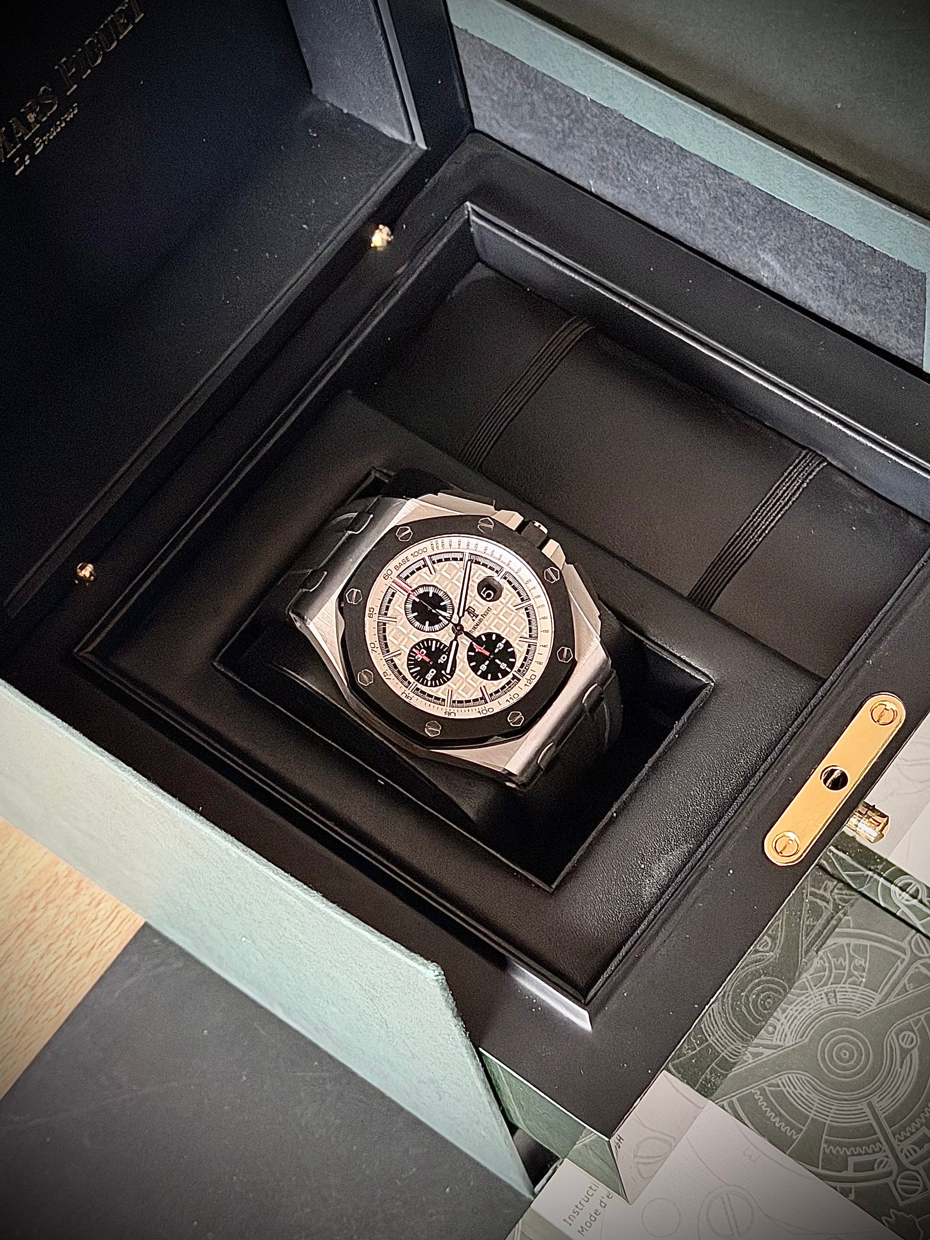 2013 AUDEMARS PIGUET ROYAL OAK OFFSHORE CHRONOGRAPH, FULL SET, INC GST