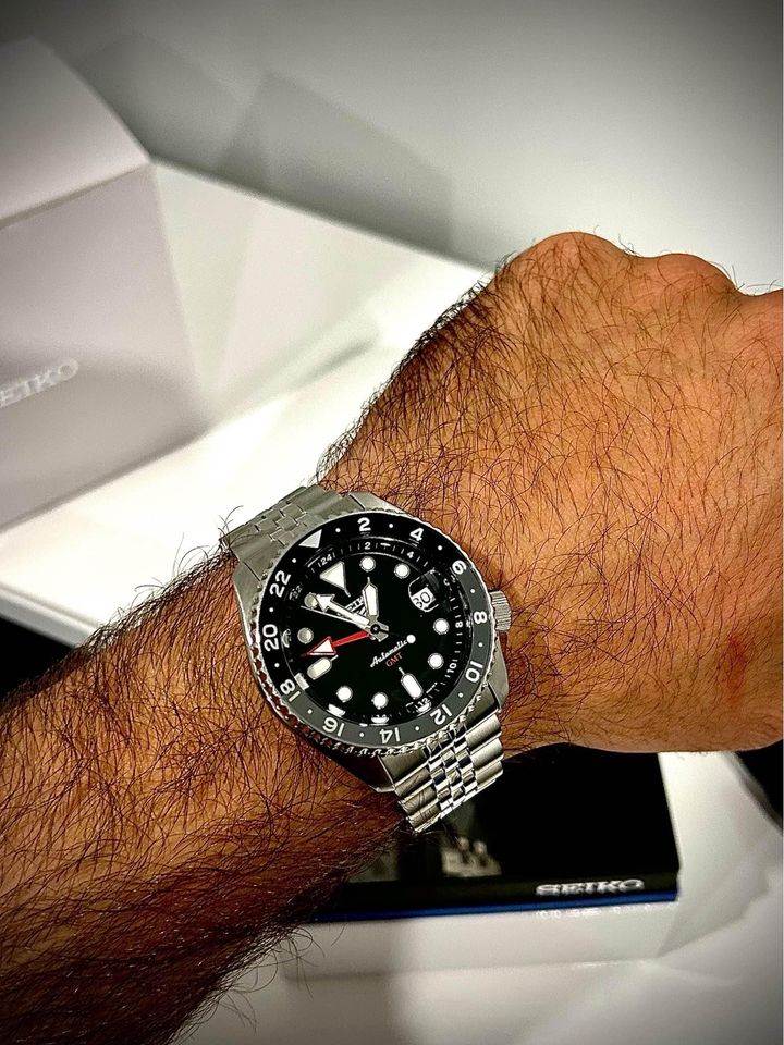 Seiko 5 GMT