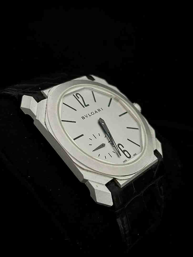 How to Spot a Fake Luxury Watch in 5 Easy Steps