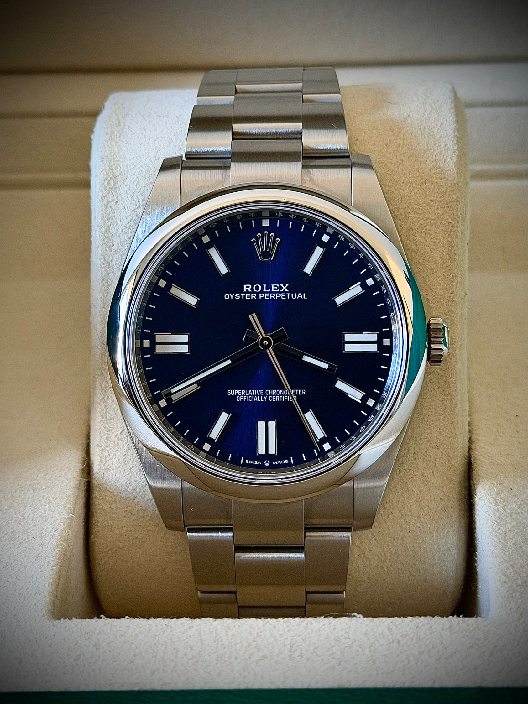 2025 ROLEX OYSTER PERPETUAL 41, 124300, SUNRAY BLUE DIAL, FULL SET, NEAR MINT, INC GST