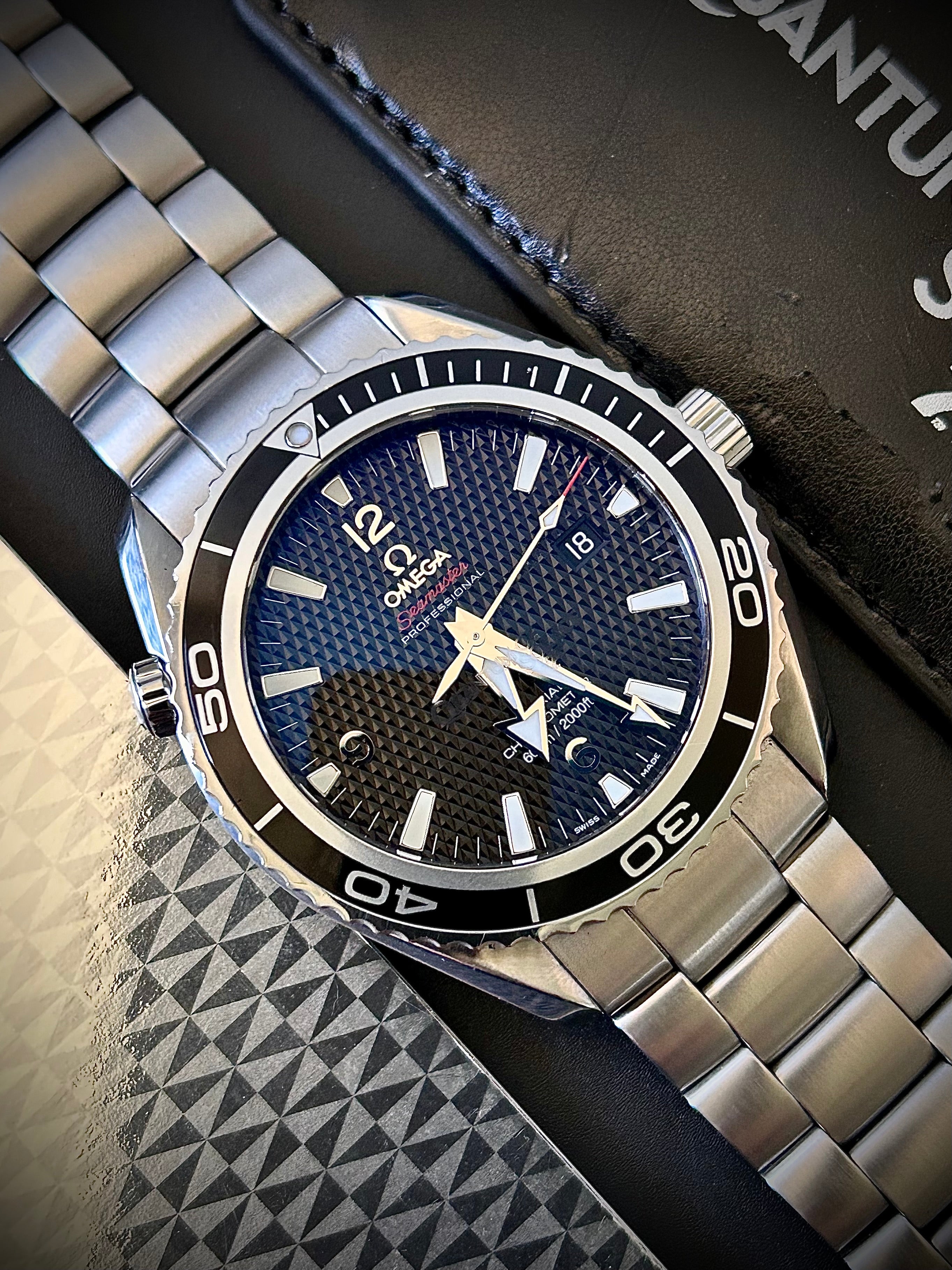 2009 OMEGA PLANET OCEAN 600M, QUANTUM OF SOLACE, 222.30.46.20.01.001, FULL SET