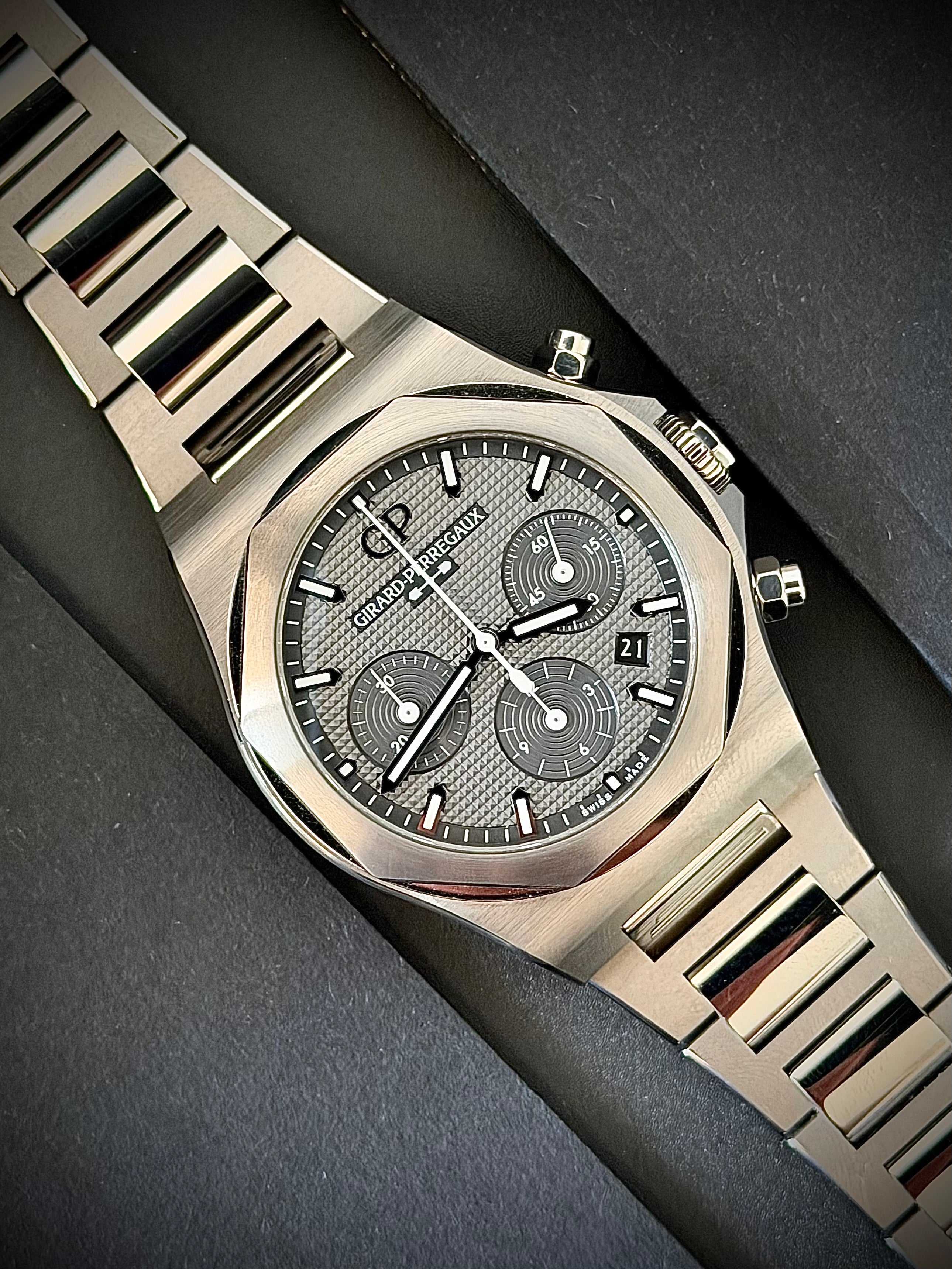 2024 GIRARD-PERREGAUX LAUREATO CHRONOGRAPH TI49, 81020-21-3263-1CM, 42MM, FULL SET, INC GST