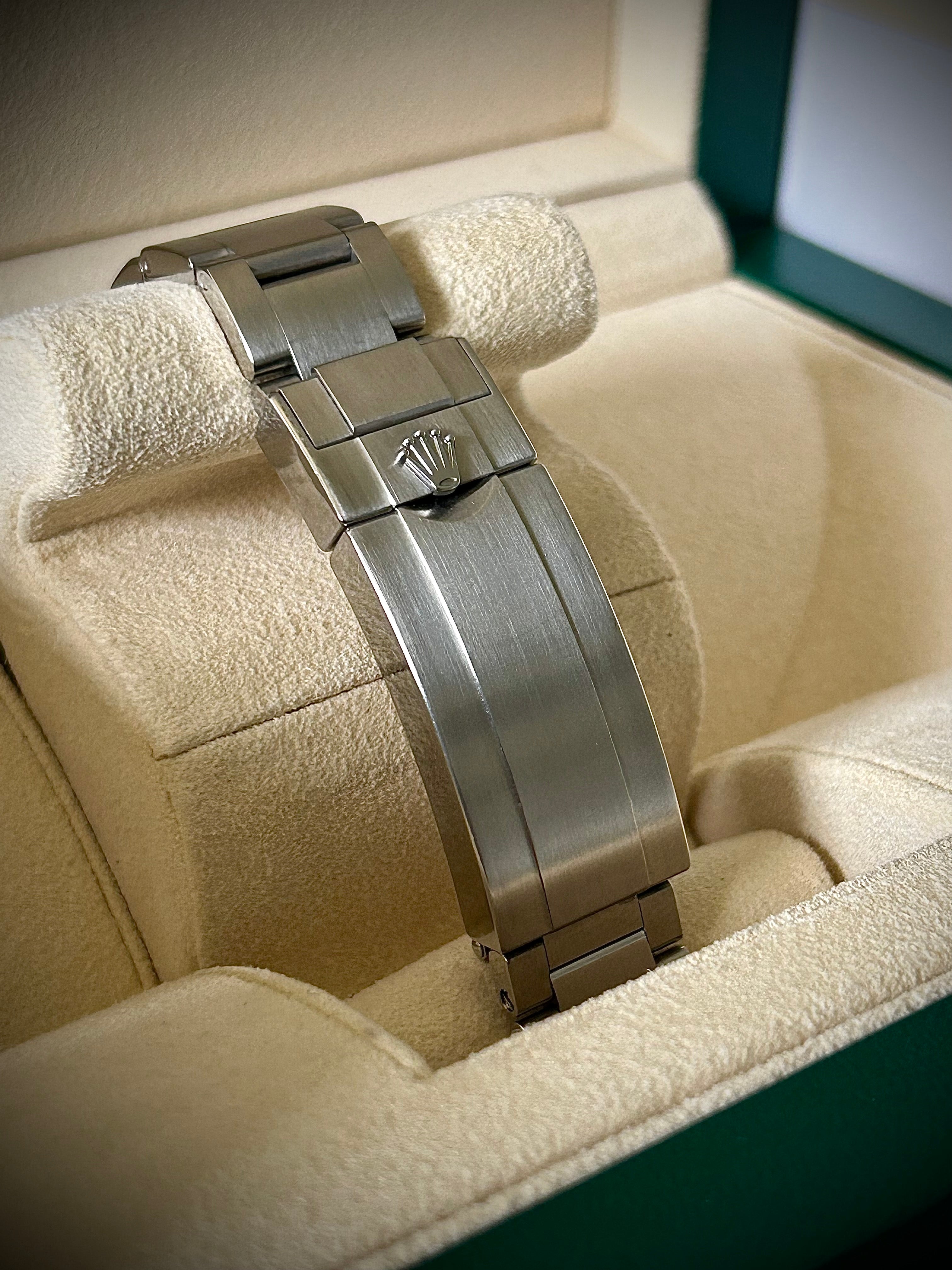 2017 ROLEX SEA-DWELLER 4000, 116600, BOX AND PAPERS, GST INC