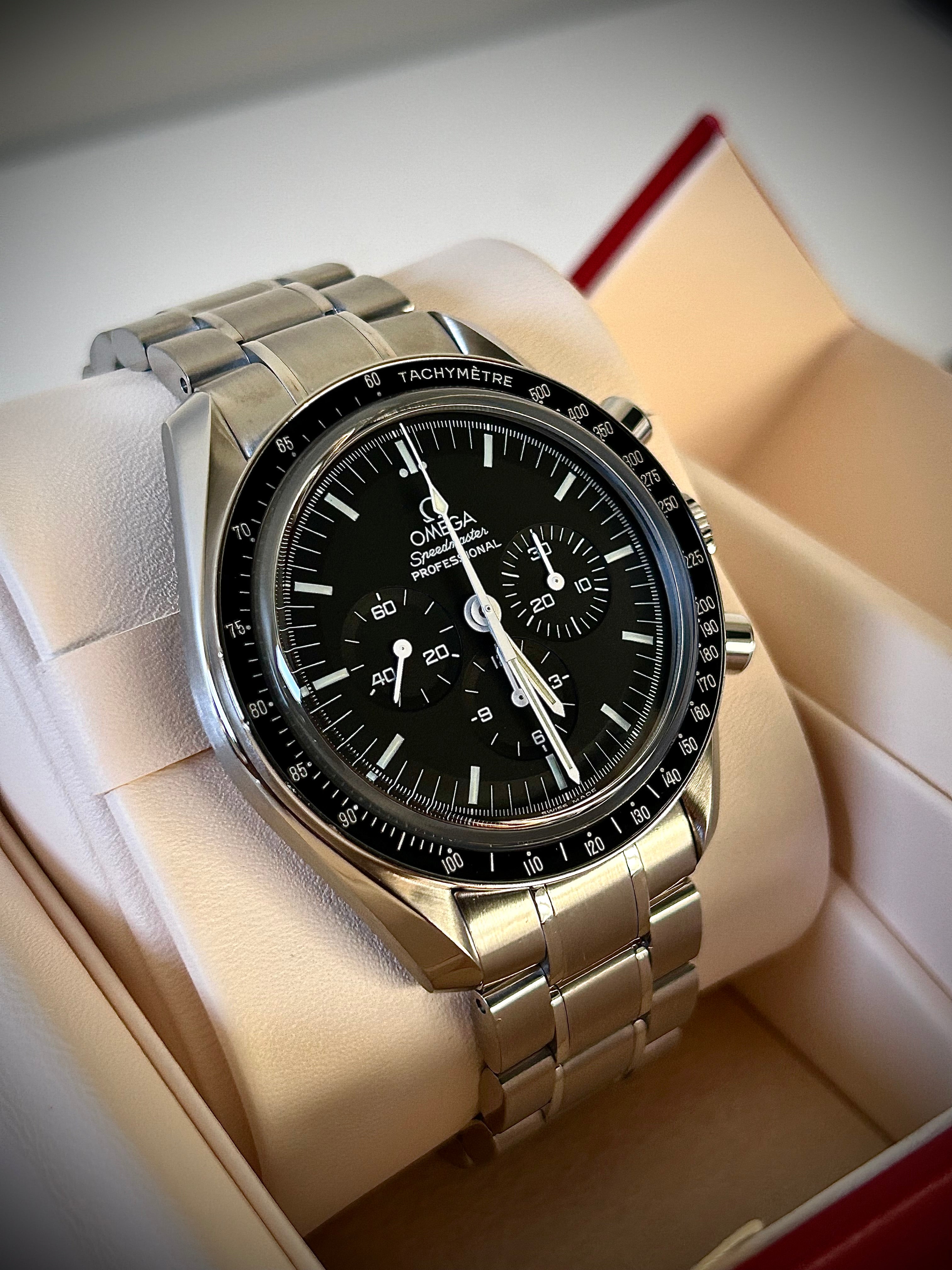 2000 OMEGA SPEEDMASTER MOONWATCH, WATCH AND BOX, FULLY SERVICED, INC GST
