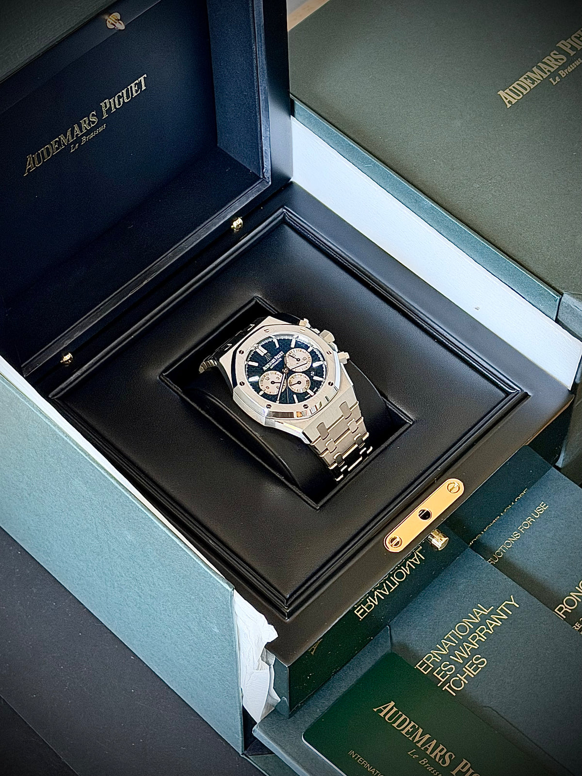 2020 AUDEMARS PIGUET ROYAL OAK SELFWINDING CHRONOGRAPH, 26331ST.OO.1220ST.01, BLUE DIAL, FULL SET, MINT CONDITION, INC GST