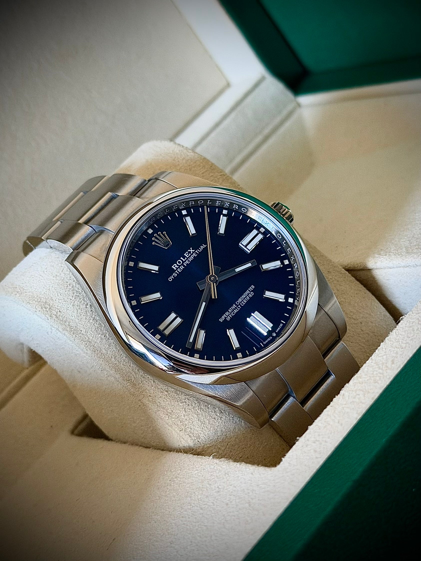 2025 ROLEX OYSTER PERPETUAL 41, 124300, SUNRAY BLUE DIAL, FULL SET, NEAR MINT, INC GST