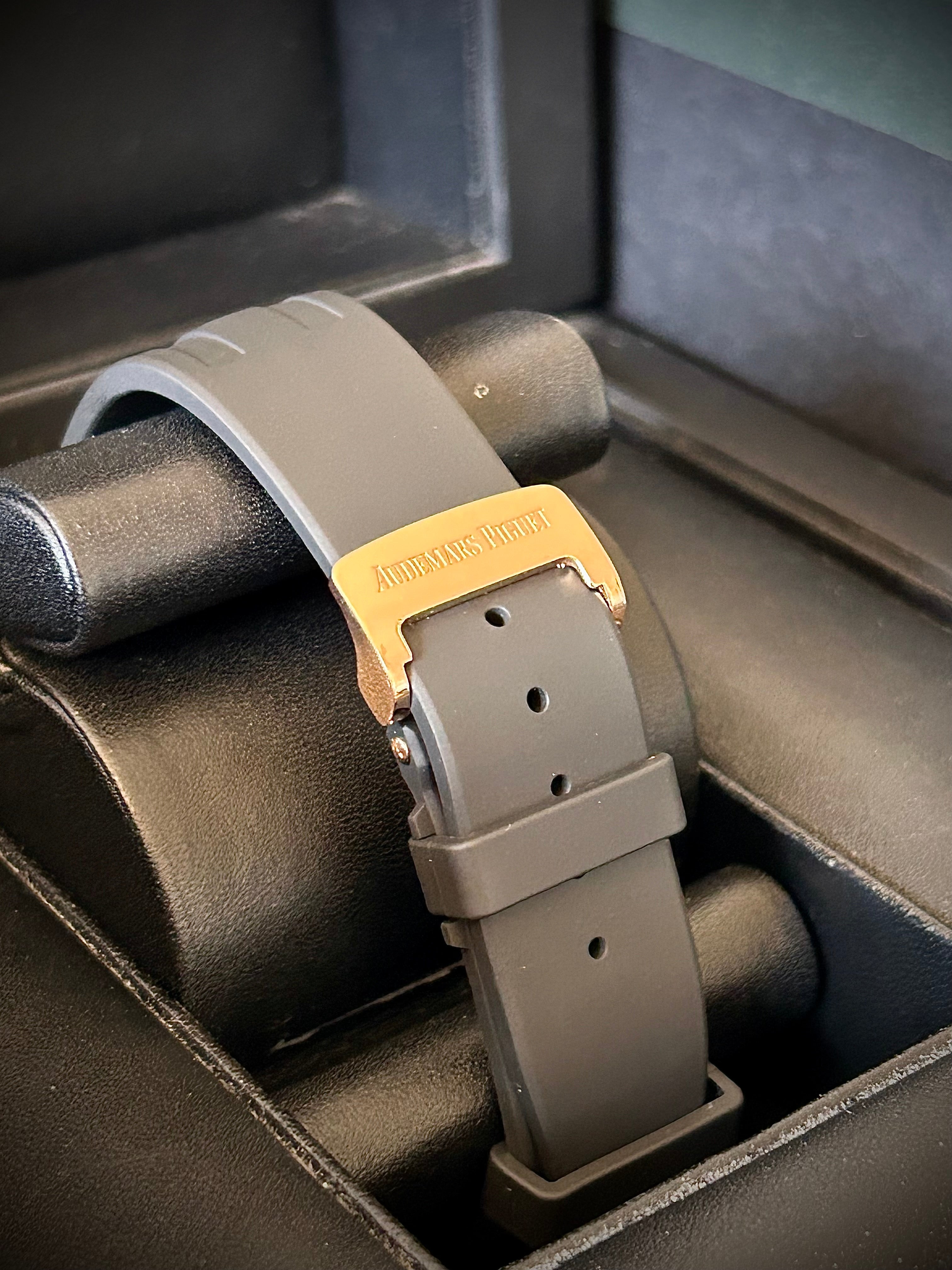 2015 AUDEMARS PIGUET ROYAL OAK, 15400OR, FULL SET, INC GST