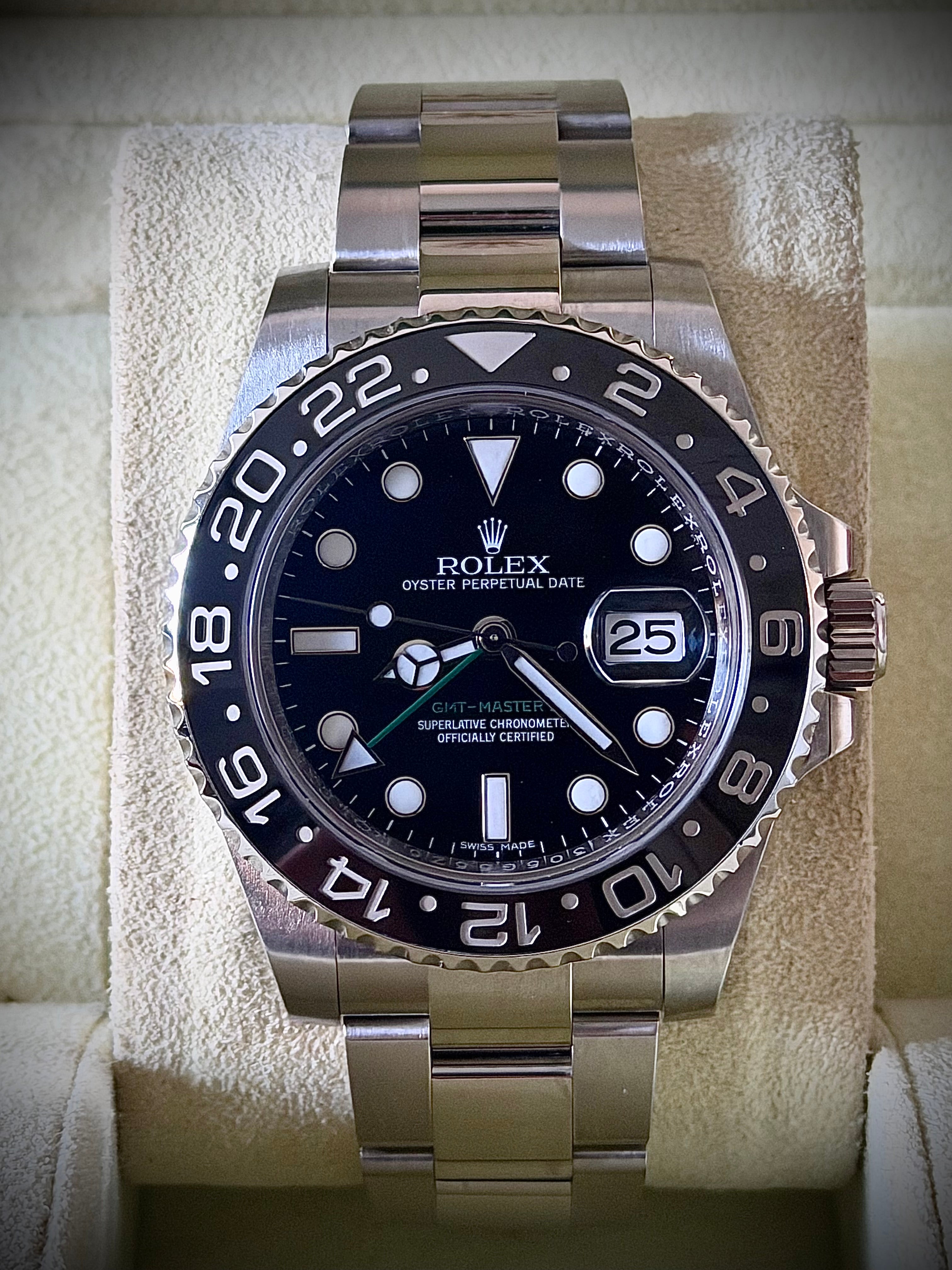 2014 ROLEX GMT-MASTER II “GREEN ARROW”, 116710LN, BOX AND PAPERS, INC GST