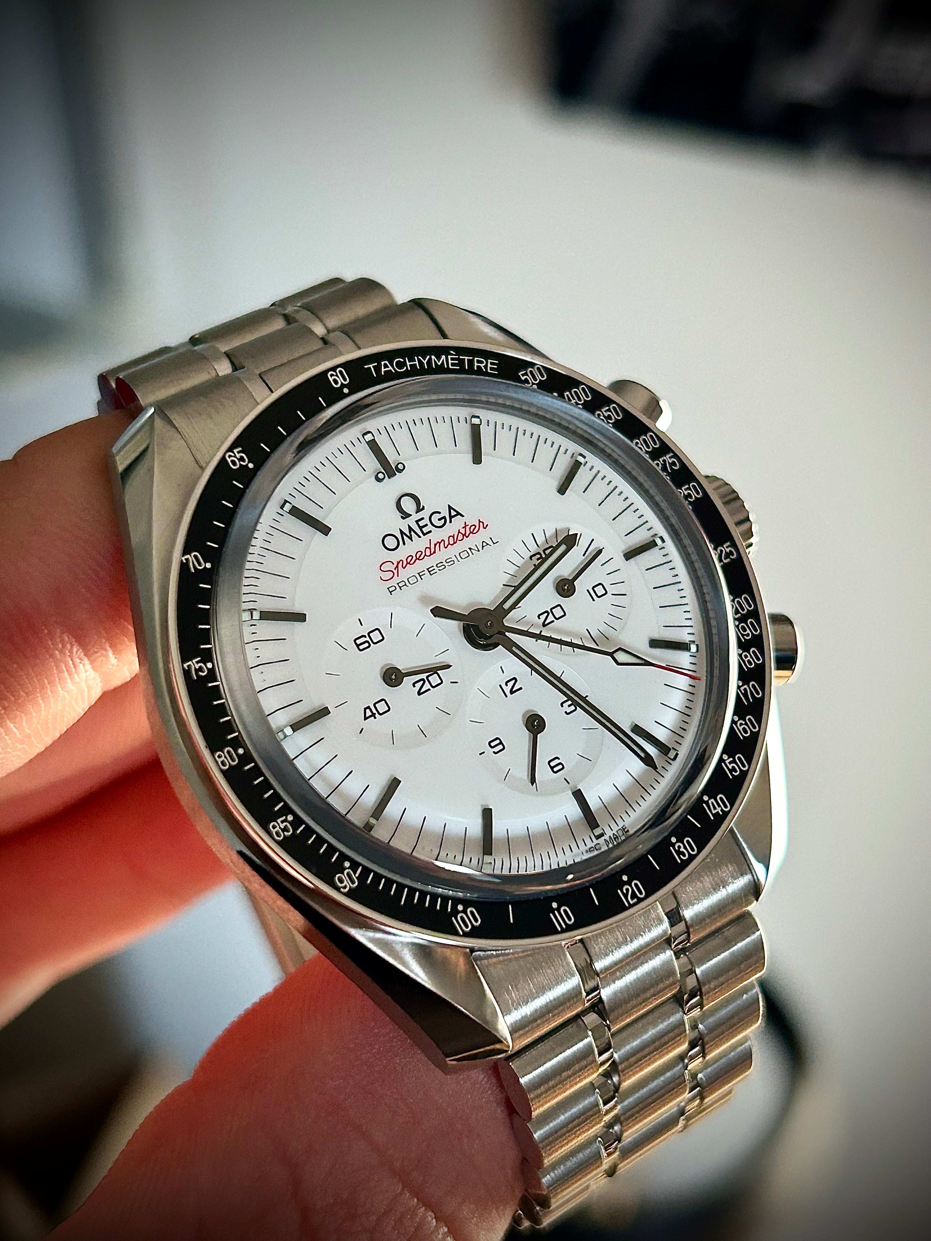 2025 OMEGA SPEEDMASTER WHITE DIAL, FULL SET, INC GST