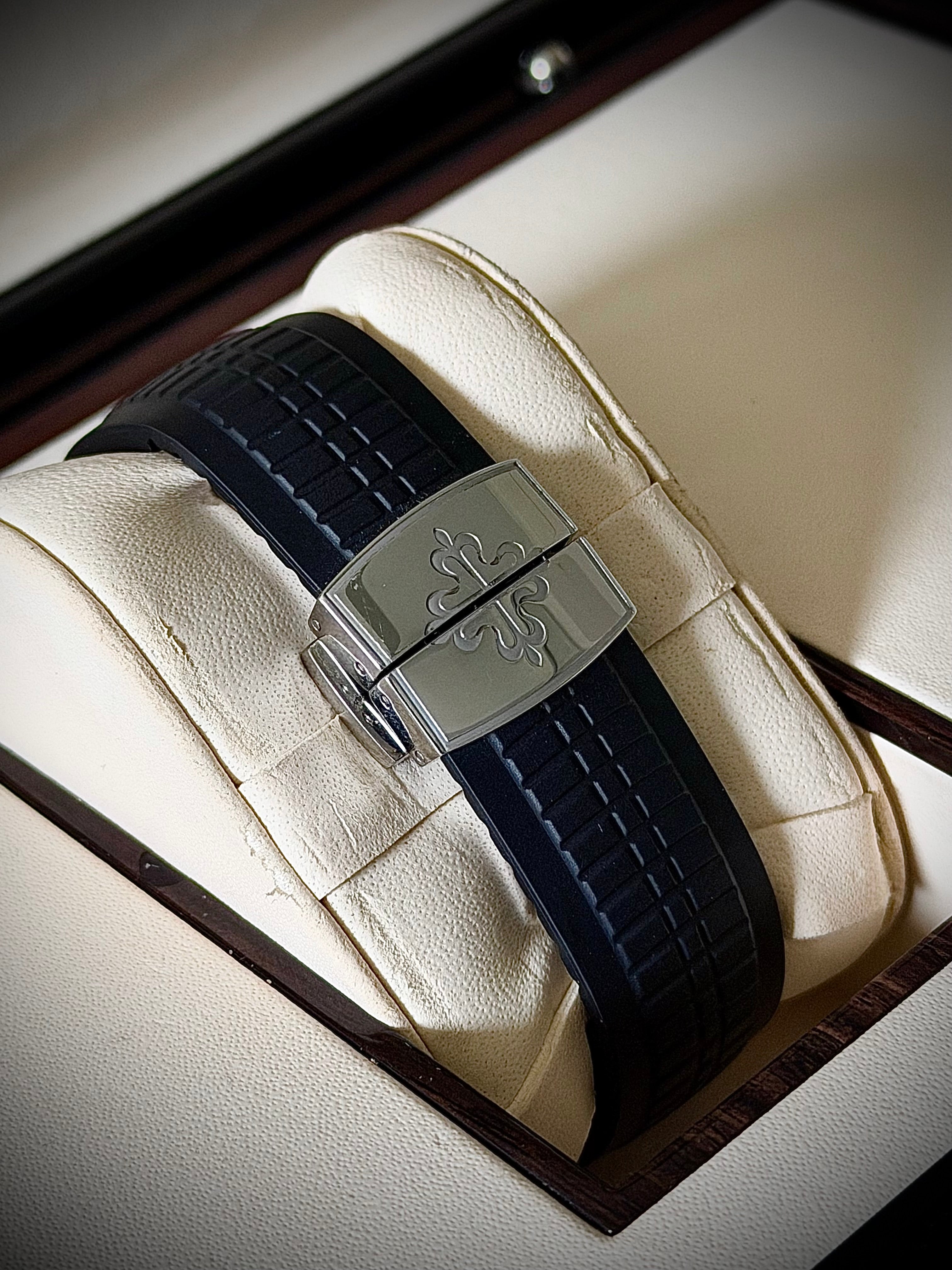 2007 PATEK PHILIPPE AQUANAUT, 5165A-001, BOX & PAPERS, INC GST