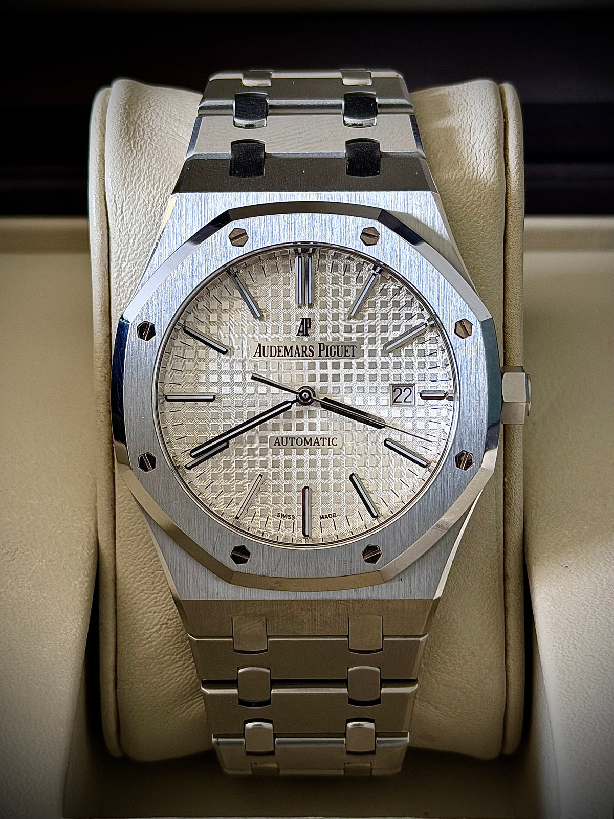 2014 AUDEMARS PIGUET ROYAL OAK SELFWINDING, 15400ST.OO.1220ST.02, WHITE DIAL, BOX & PAPERS, INC GST
