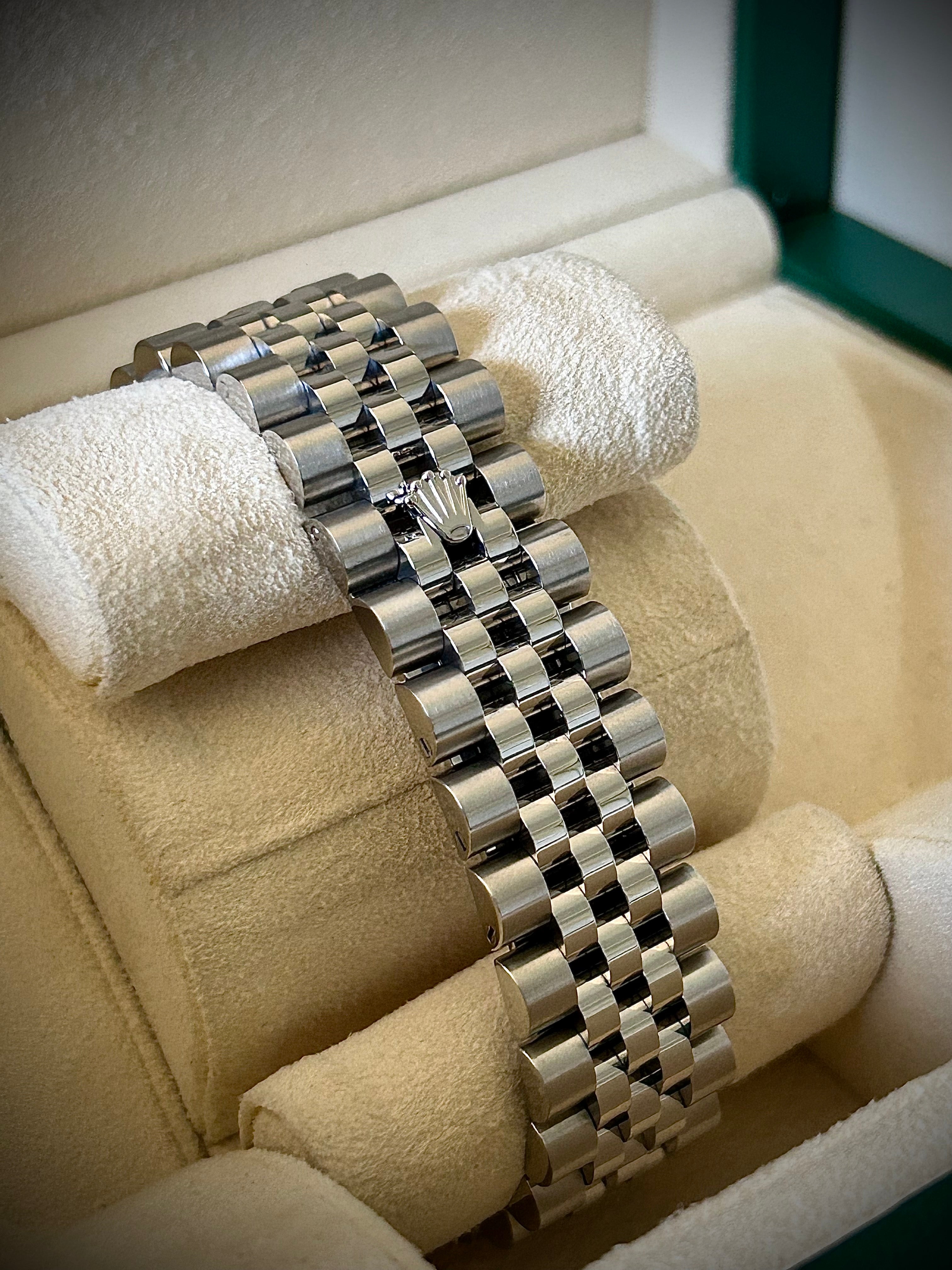 2015 ROLEX DATE JUST 36, SUPER JUBILEE, 116200, BOX AND PAPERS, INC GST