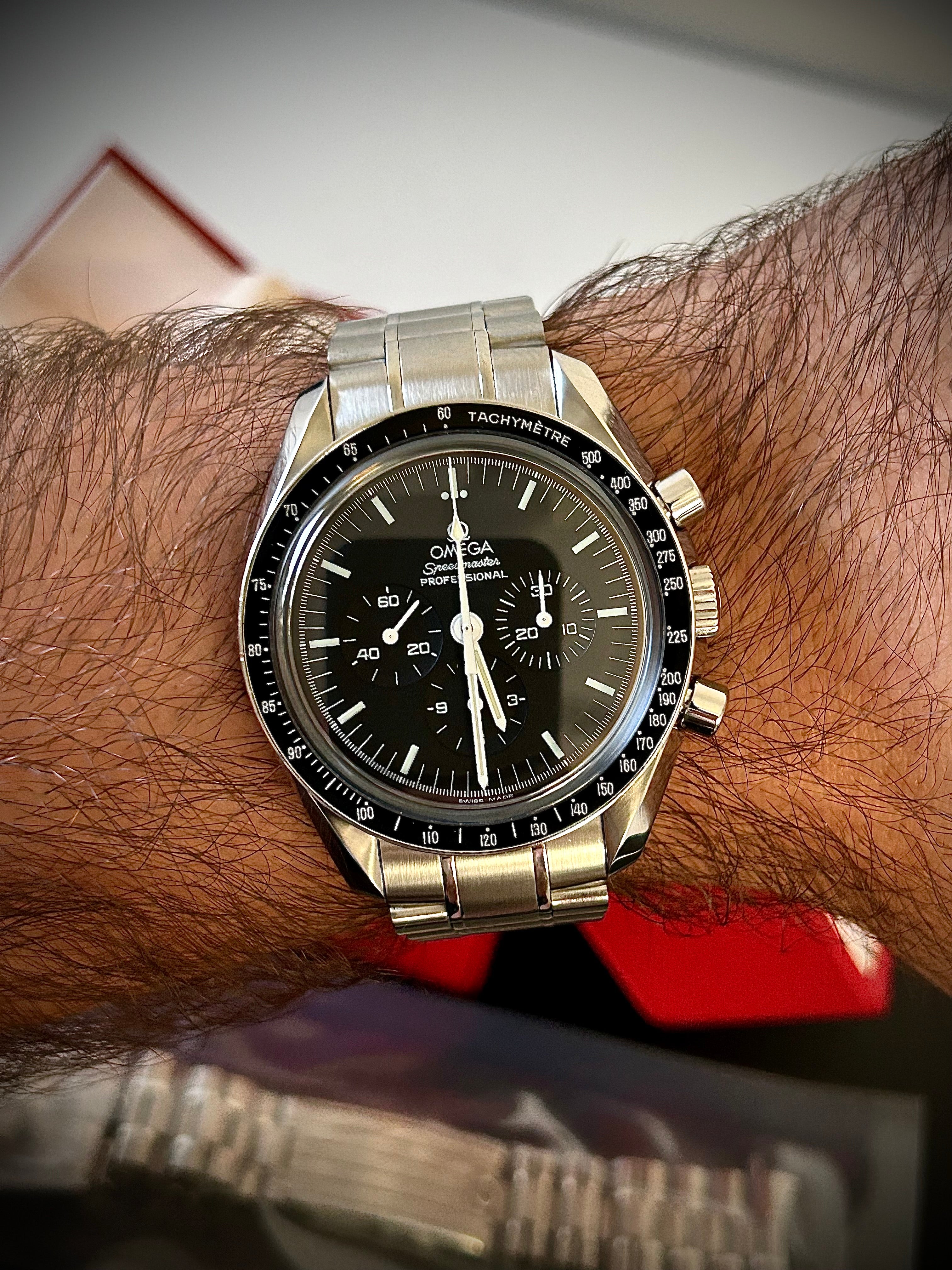 2000 OMEGA SPEEDMASTER MOONWATCH, WATCH AND BOX, FULLY SERVICED, INC GST