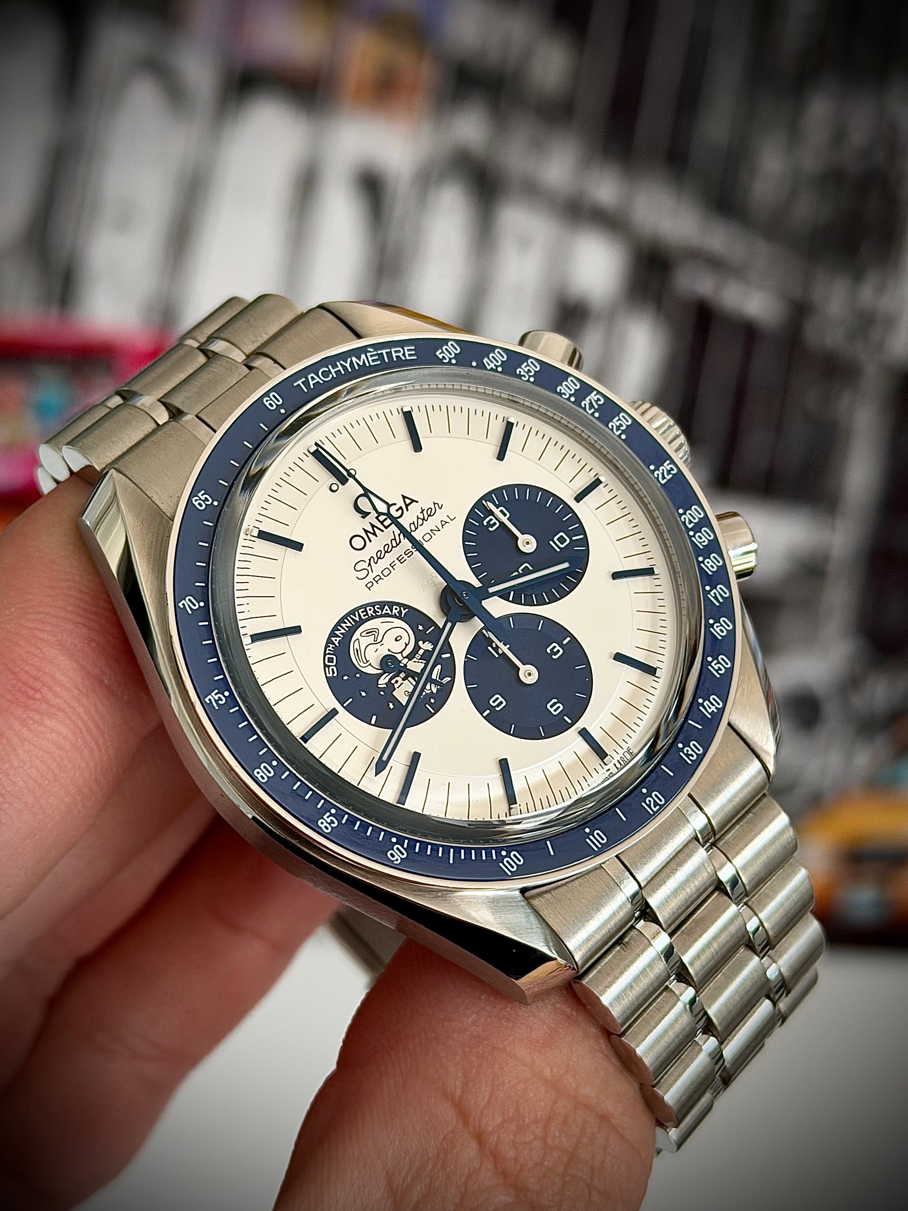 2024 OMEGA SPEEDMASTER SILVER SNOOPY ON BRACELET, FULL SET, INC GST