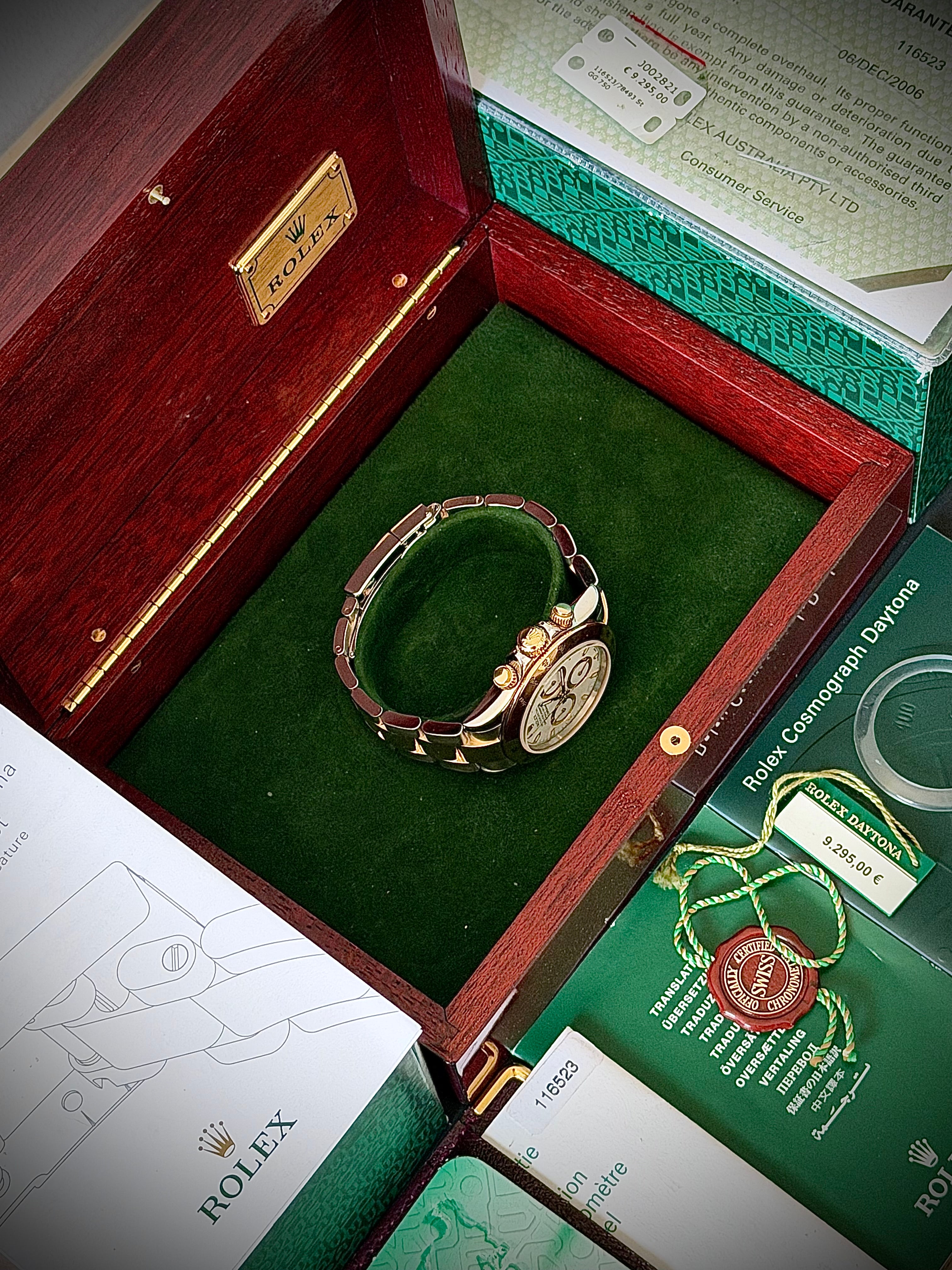 2003 ROLEX COSMOGRAPH DAYTONA, WHITE DIAL, TWO TONE, 116523, FULL COLLECTORS SET, WITH RSC, INC GST