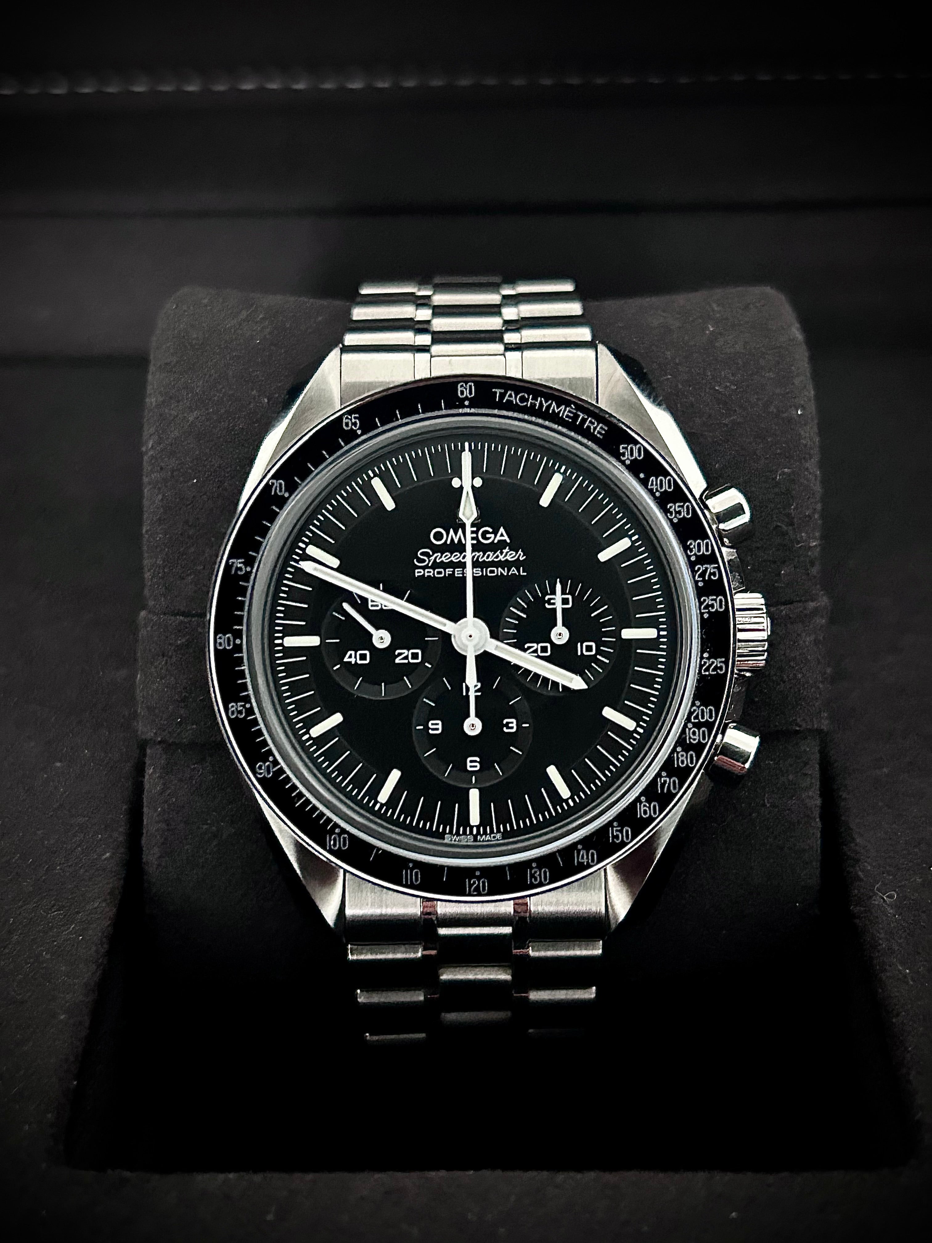 2024 OMEGA SPEEDMASTER SAPPHIRE SANDWICH, FULL SET, INC GST