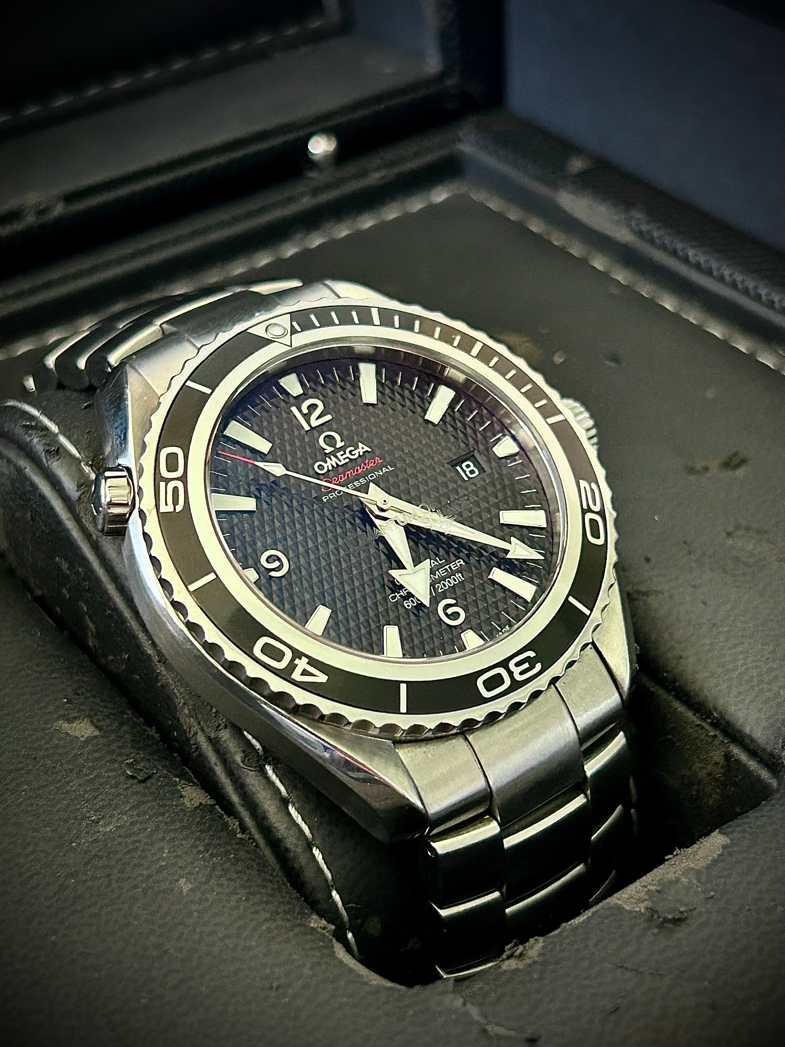 2009 OMEGA PLANET OCEAN 600M, QUANTUM OF SOLACE, 222.30.46.20.01.001, FULL SET