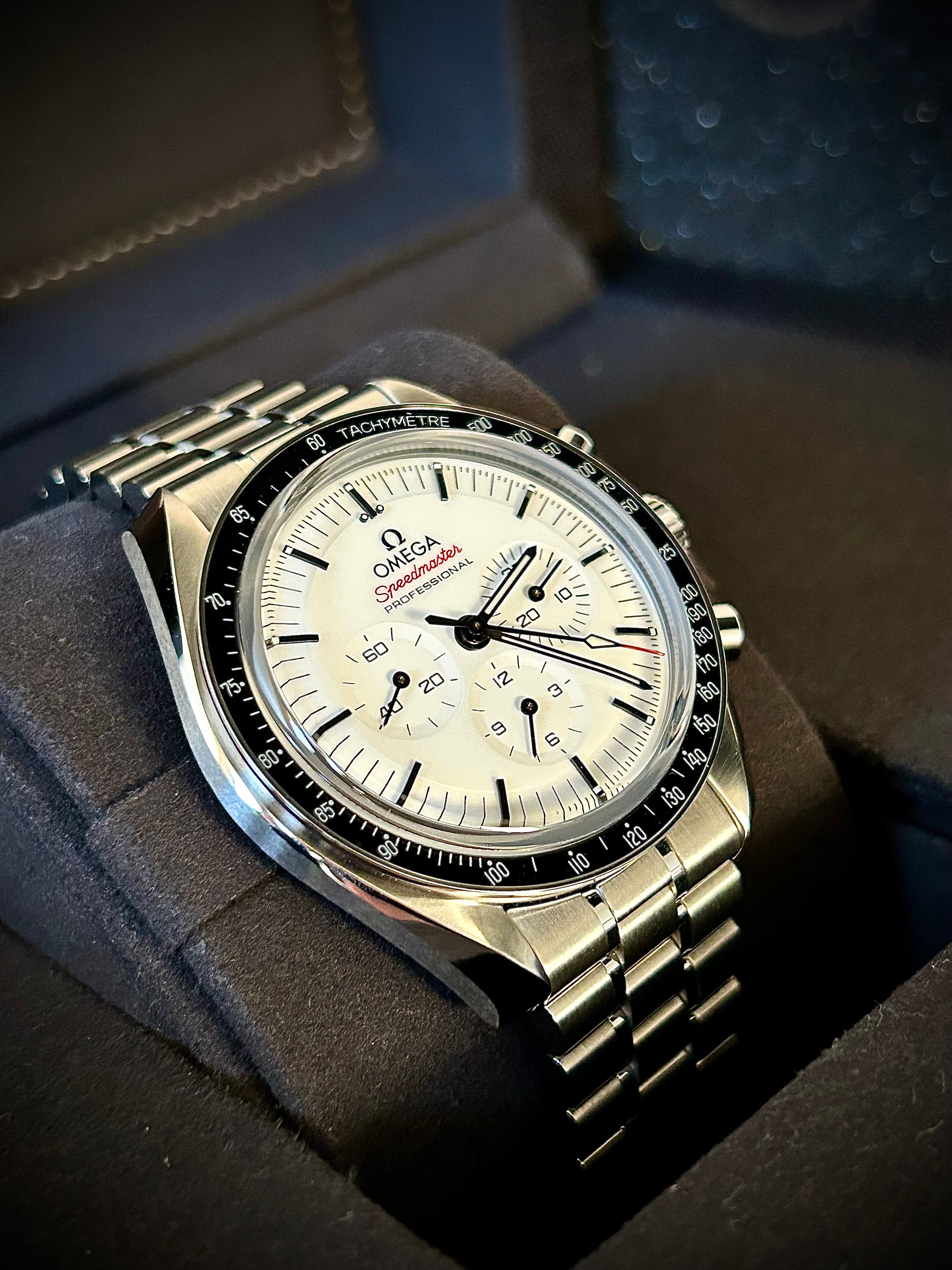 2025 OMEGA SPEEDMASTER WHITE DIAL, FULL SET, INC GST