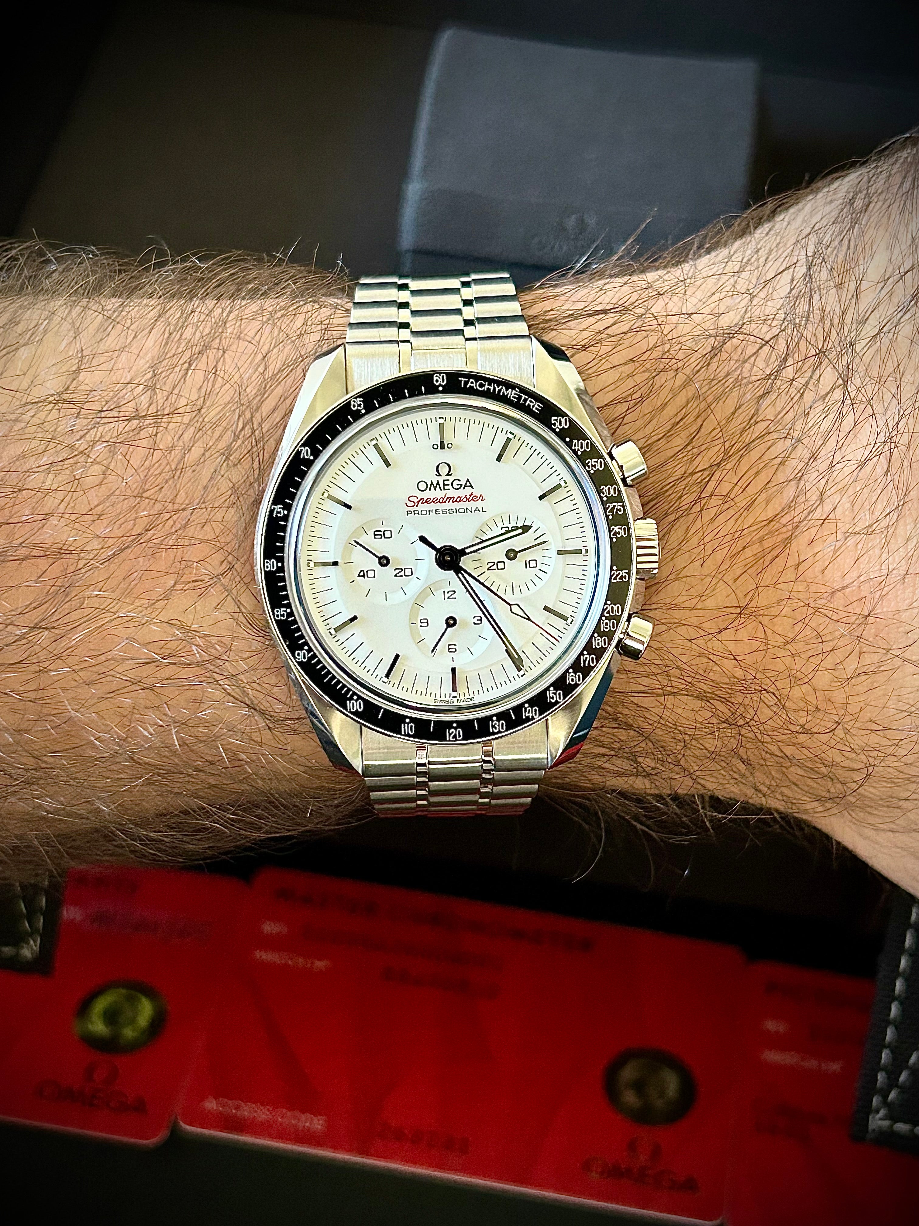 2025 OMEGA SPEEDMASTER WHITE DIAL, FULL SET, INC GST