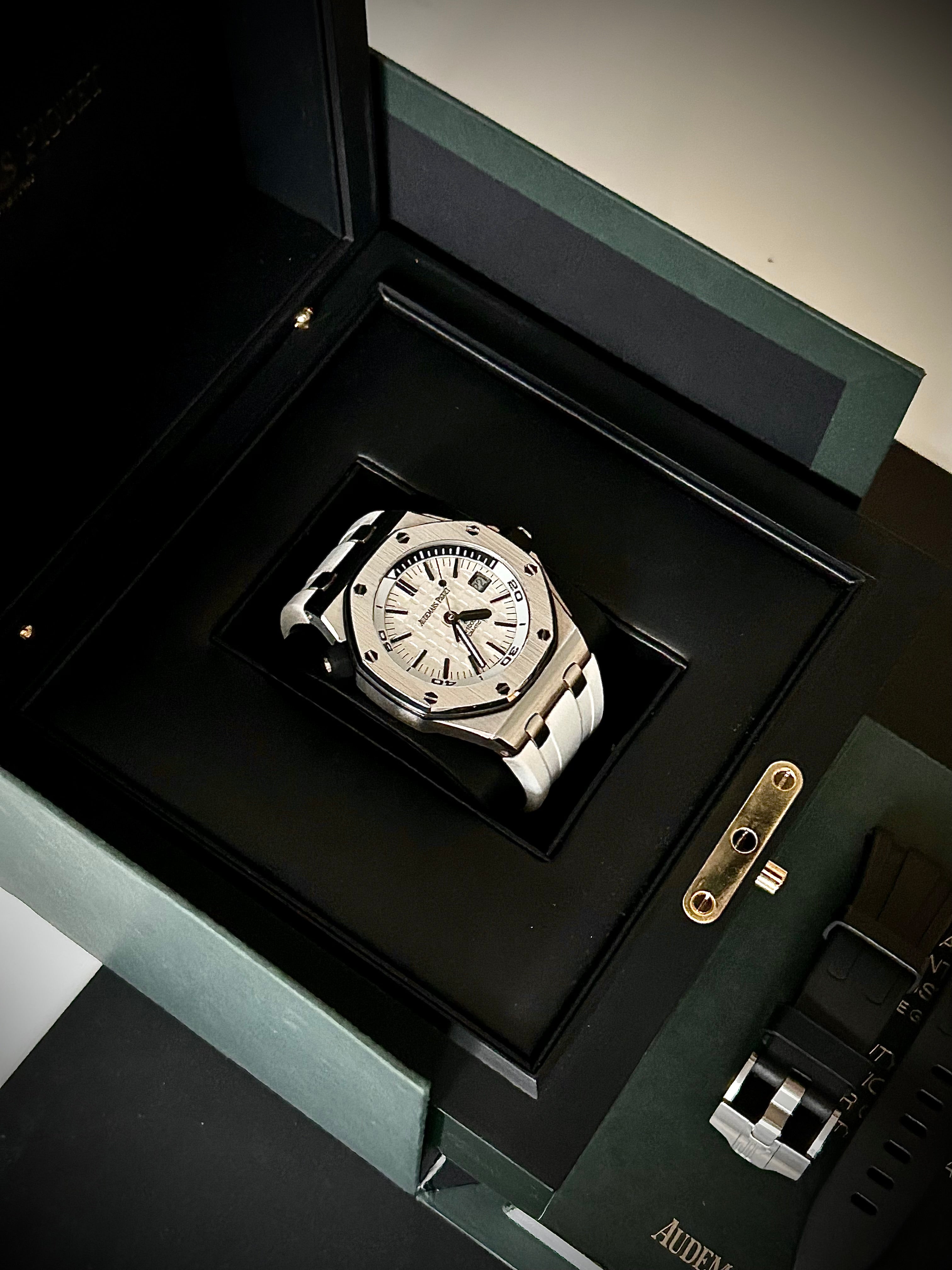 2016 AUDEMARS PIGUET ROYAL OAK OFFSHORE DIVER, FULL SET, INC GST