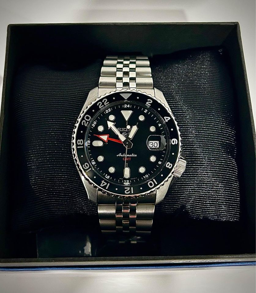 Seiko 5 GMT