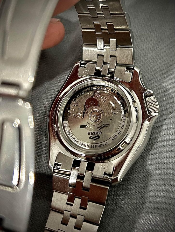 Seiko 5 GMT